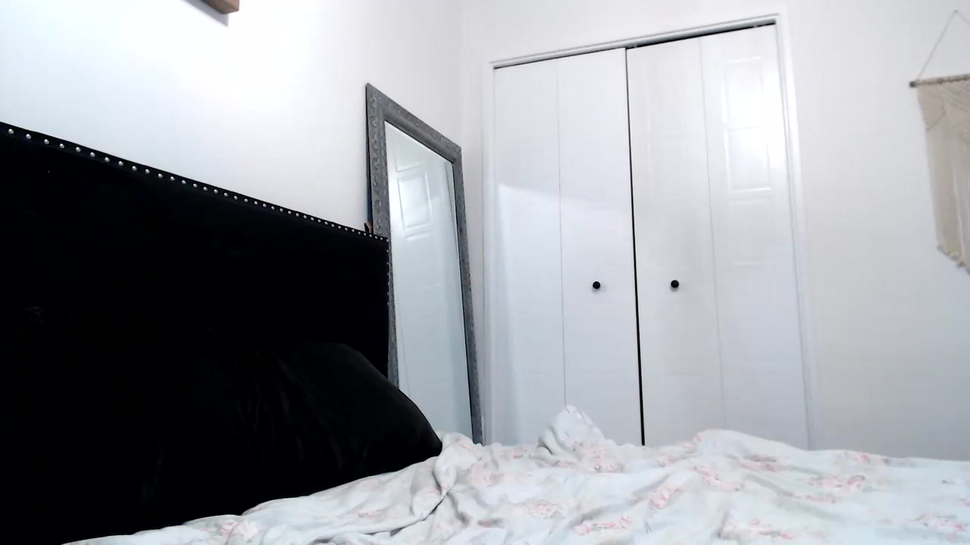 Gallery image thumbnail from josieeblakee's myfreecams stream on, 03/08/2024, 12:09 image 17 of 20