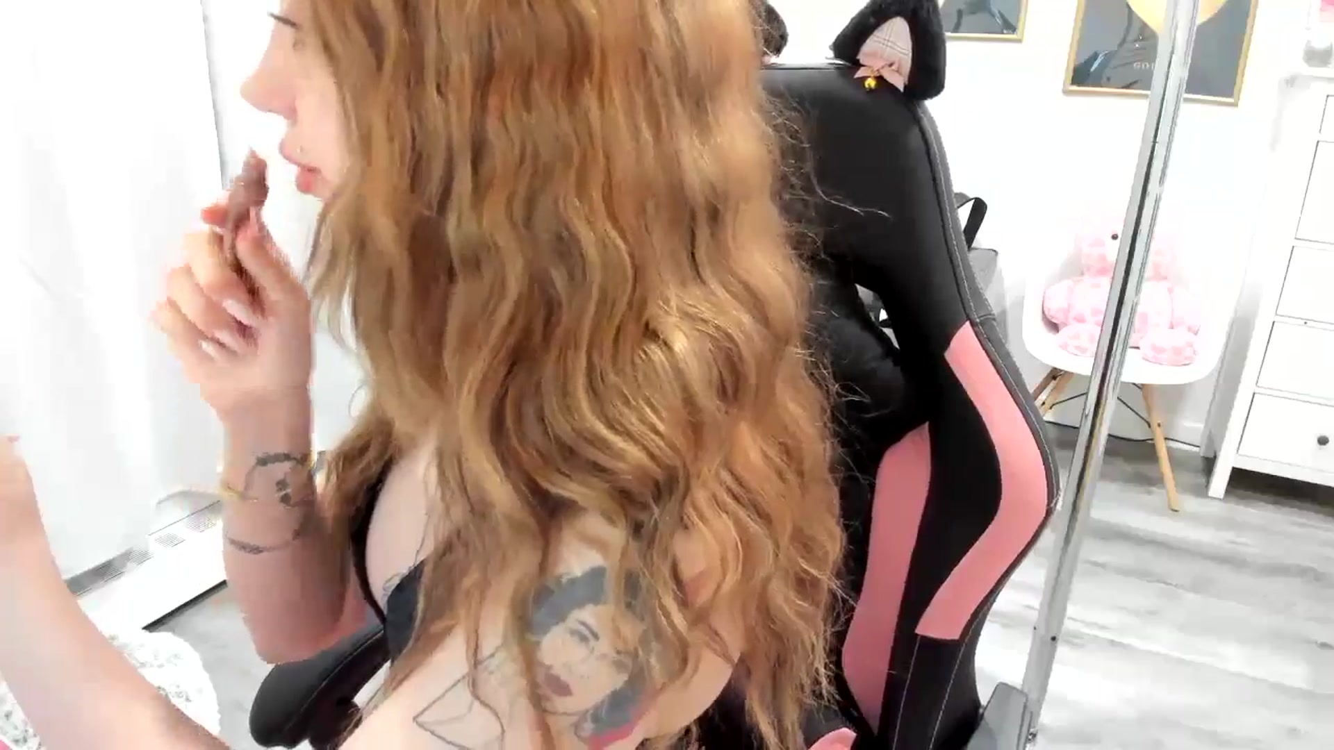 Gallery image thumbnail from josieeblakee's myfreecams stream on, 05/08/2024, 03:10 image 16 of 20