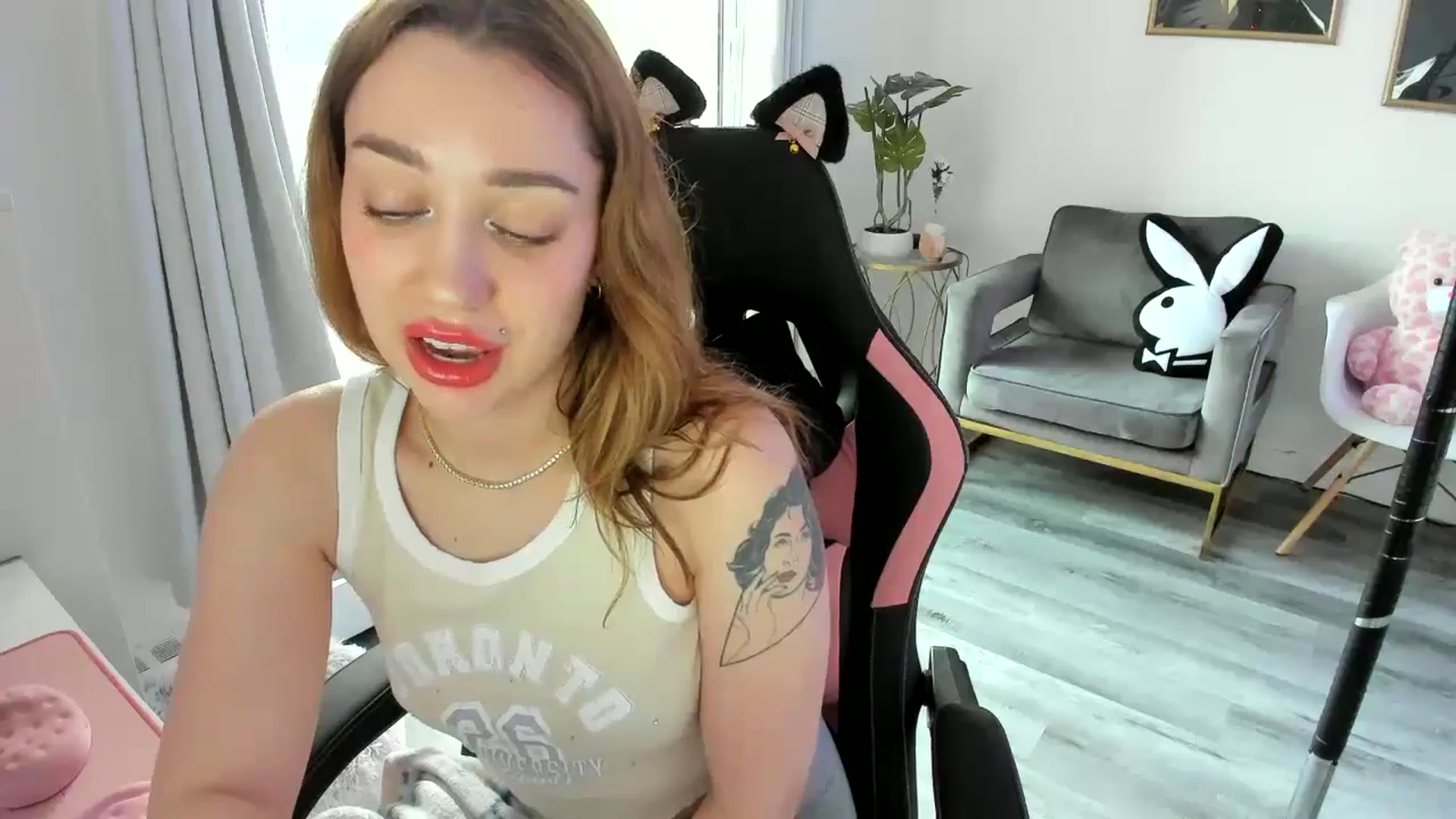 Gallery image thumbnail from josieeblakee's myfreecams stream on, 05/16/2024, 10:44 image 5 of 20