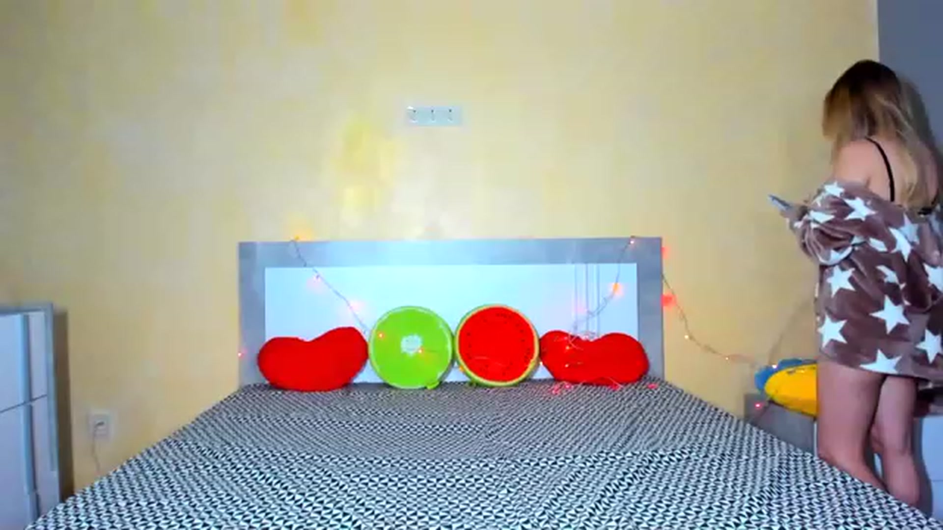 Gallery image thumbnail from juicy_tigress's myfreecams stream on, 12/22/2022, 16:27 image 18 of 20