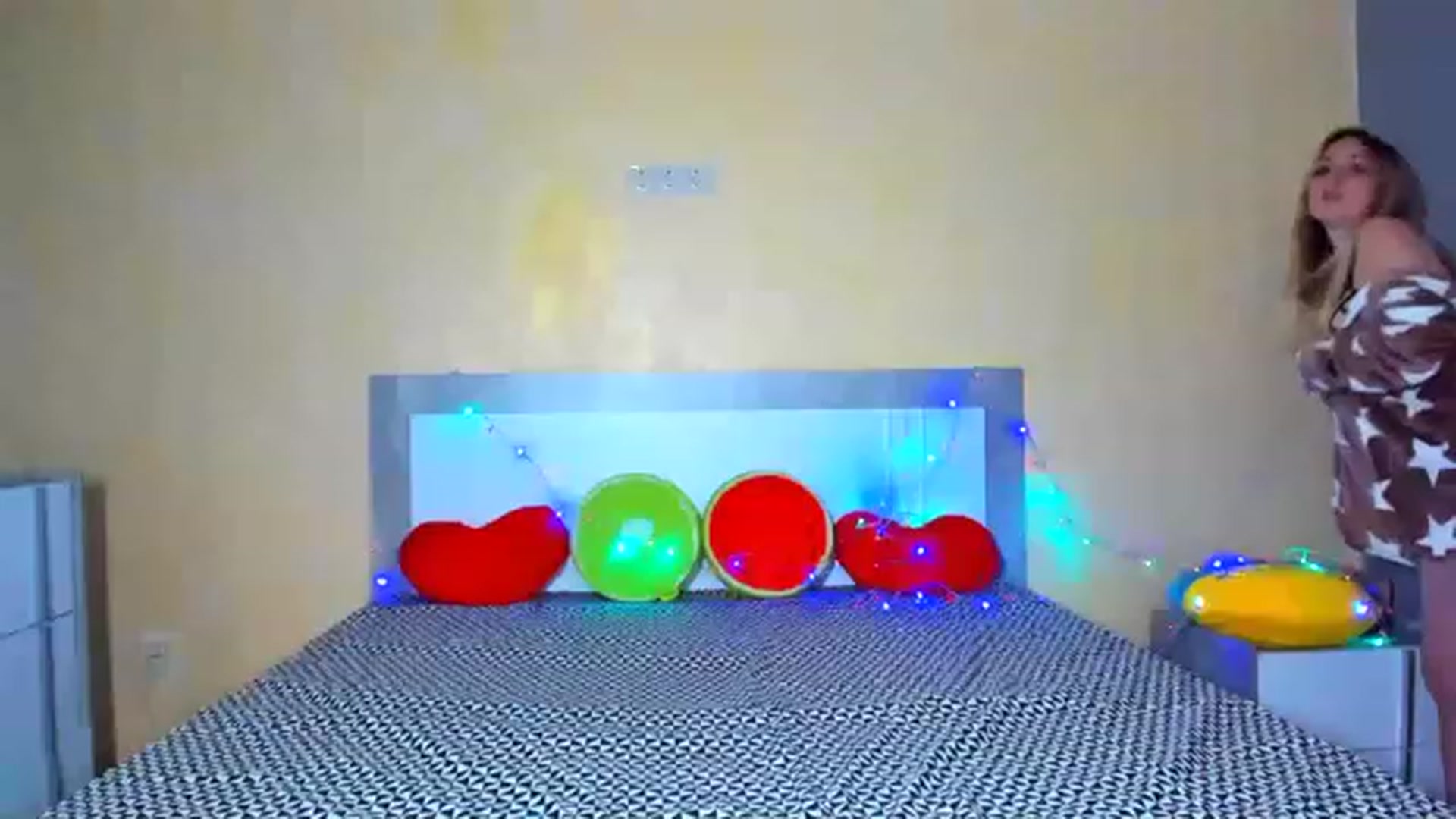 Gallery image thumbnail from juicy_tigress's myfreecams stream on, 12/22/2022, 16:27 image 20 of 20