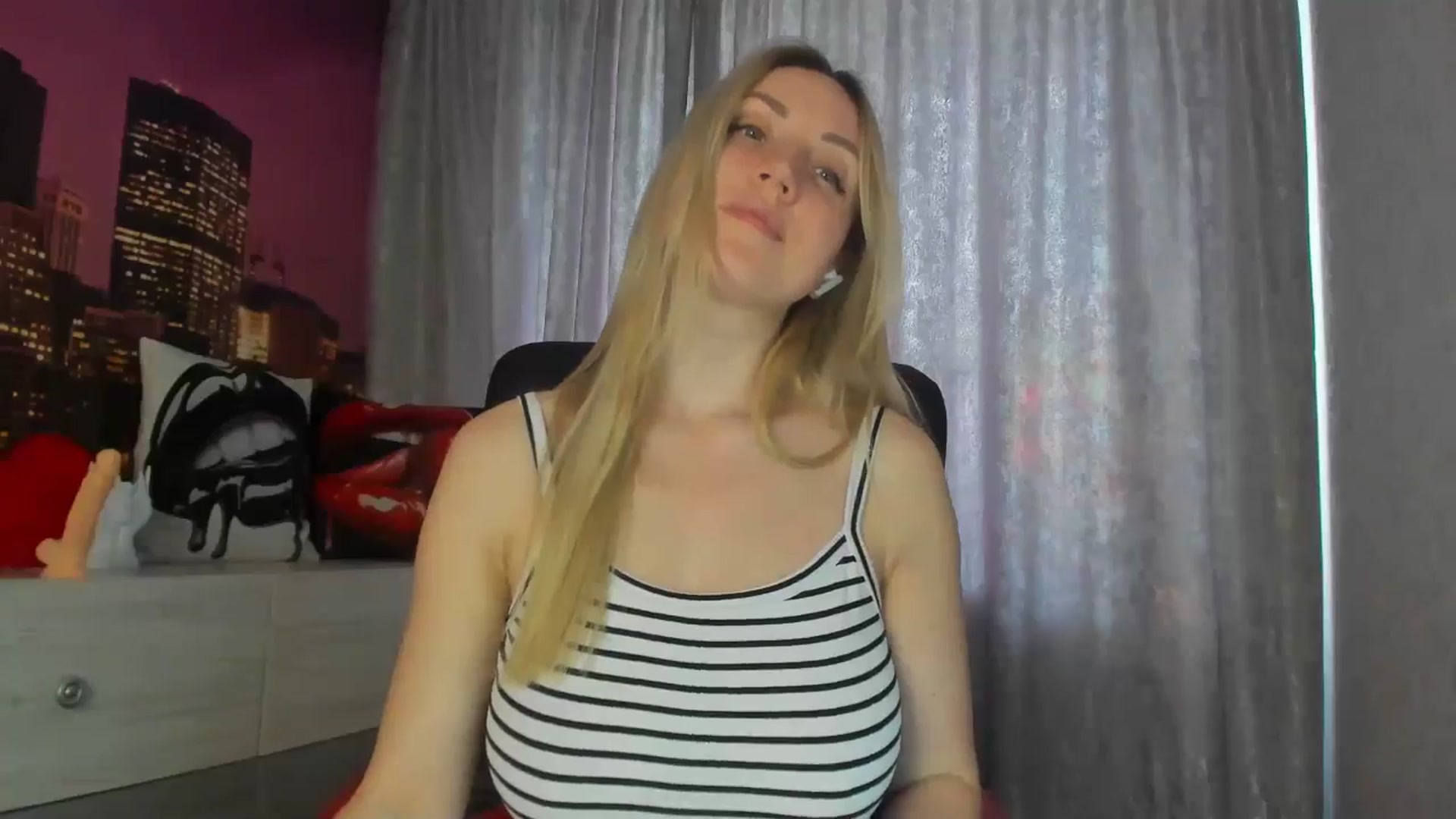 Gallery image thumbnail from juicy_tigress's myfreecams stream on, 04/17/2026, 12:22 image 9 of 20