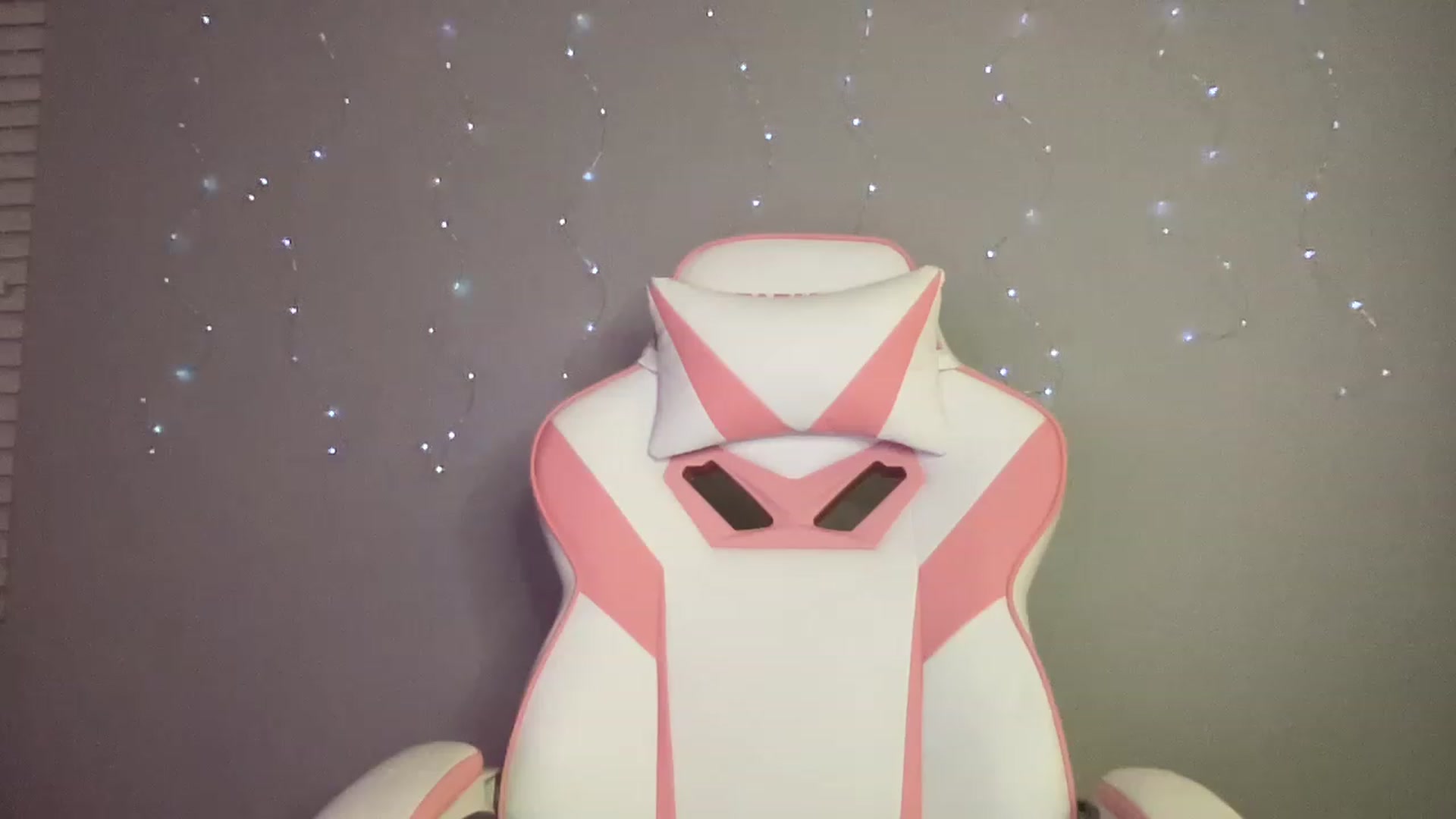Gallery image thumbnail from juicyjujuu's myfreecams stream on, 11/18/2022, 05:48 image 2 of 20