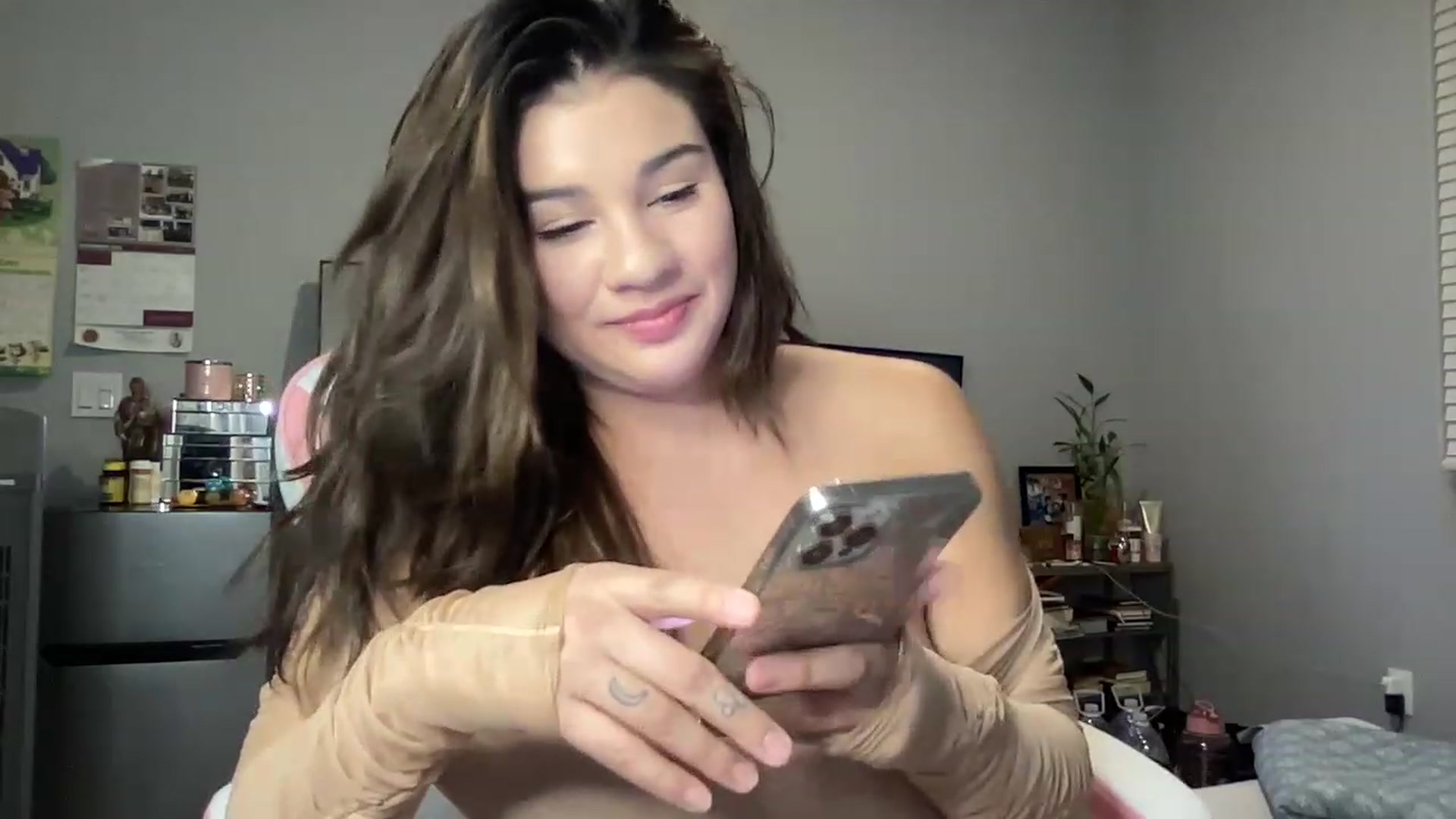 Gallery image thumbnail from juicyjujuu's myfreecams stream on, 11/19/2022, 08:53 image 11 of 20