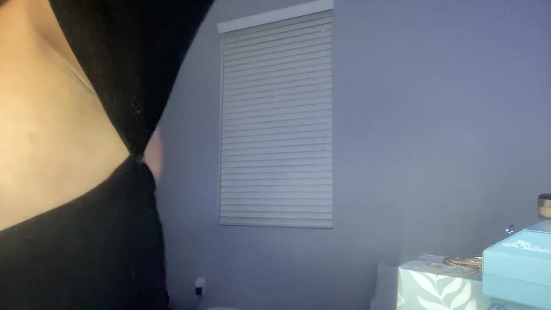 Gallery image thumbnail from juicyjujuu's myfreecams stream on, 11/21/2022, 09:13 image 10 of 20