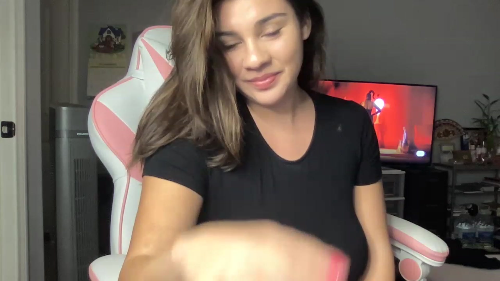 Gallery image thumbnail from juicyjujuu's myfreecams stream on, 11/29/2022, 09:33 image 20 of 20