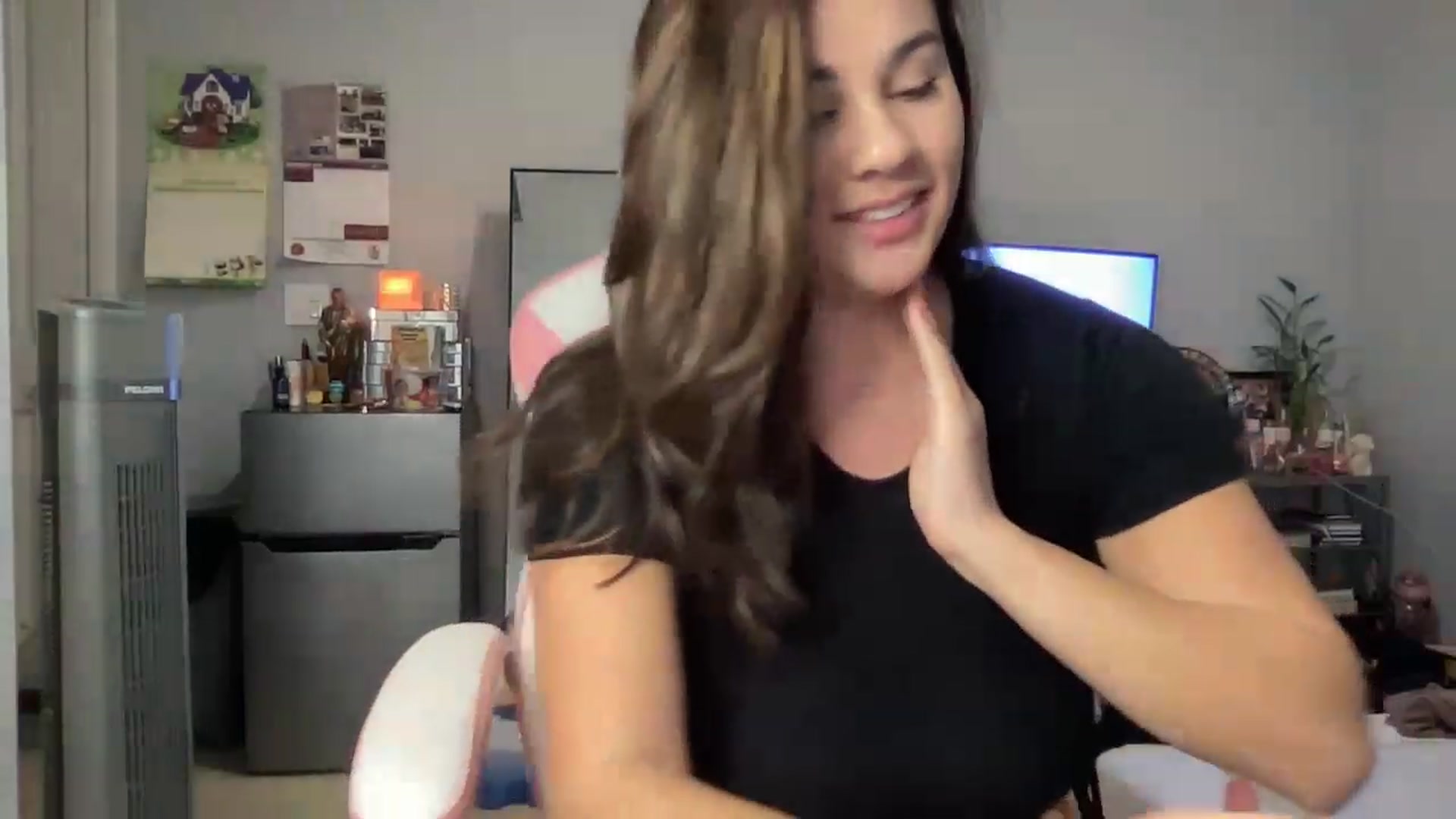 Gallery image thumbnail from juicyjujuu's myfreecams stream on, 11/29/2022, 09:33 image 18 of 20