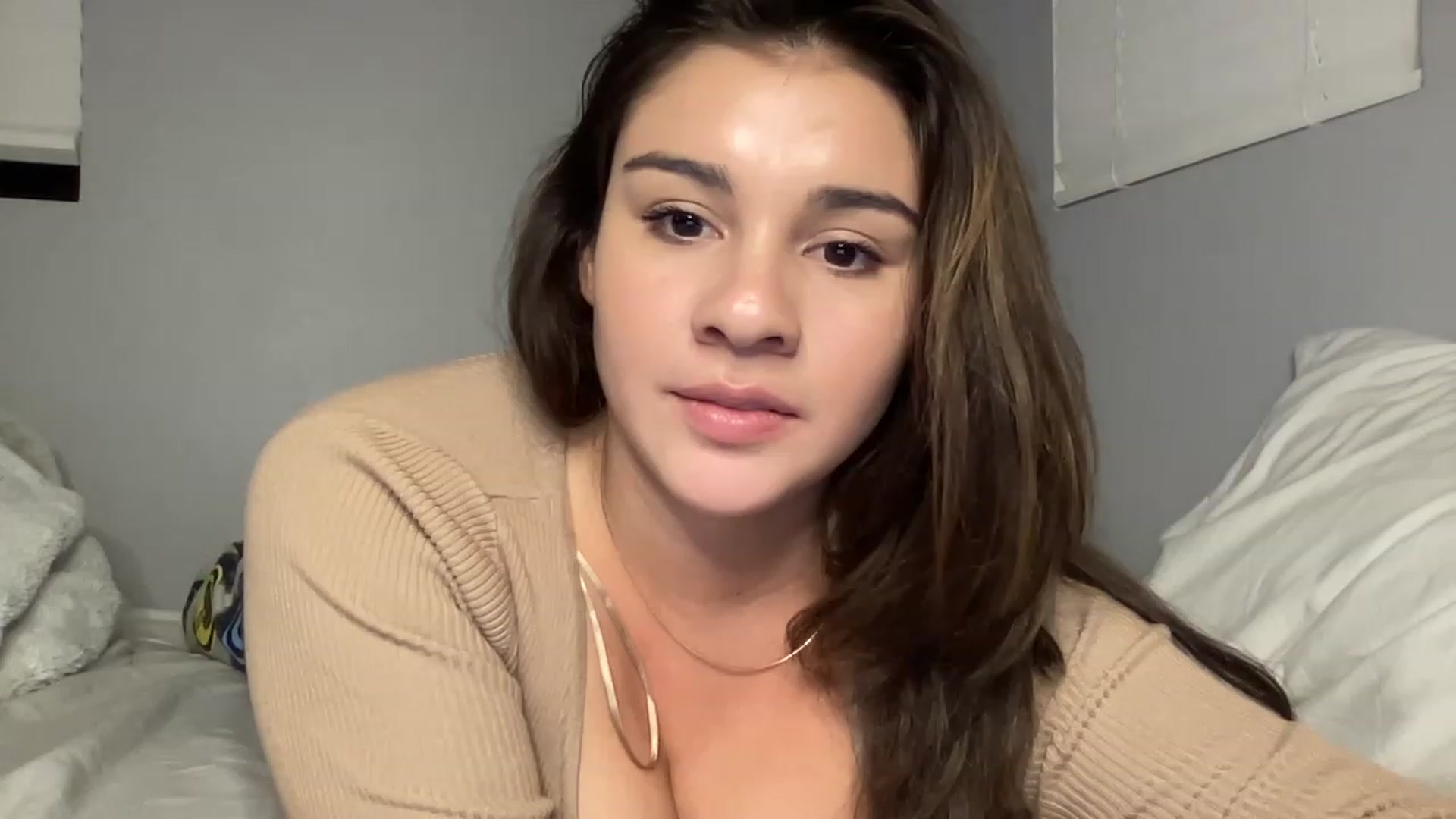 Gallery image thumbnail from juicyjujuu's myfreecams stream on, 11/29/2022, 10:40 image 13 of 20
