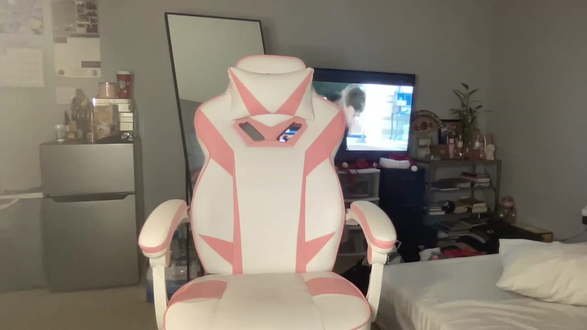 Gallery image thumbnail from juicyjujuu's myfreecams stream on, 12/01/2022, 10:13 image 8 of 20