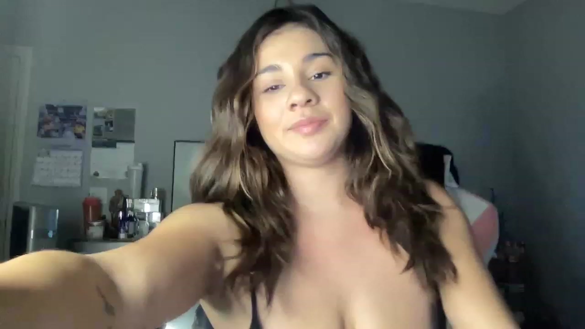 Gallery image thumbnail from juicyjujuu's myfreecams stream on, 12/30/2022, 09:44 image 5 of 20