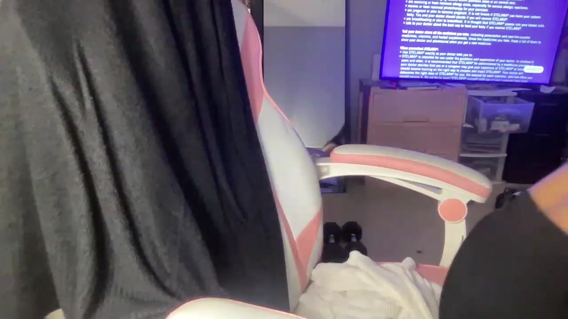 Gallery image thumbnail from juicyjujuu's myfreecams stream on, 12/30/2022, 09:44 image 12 of 20