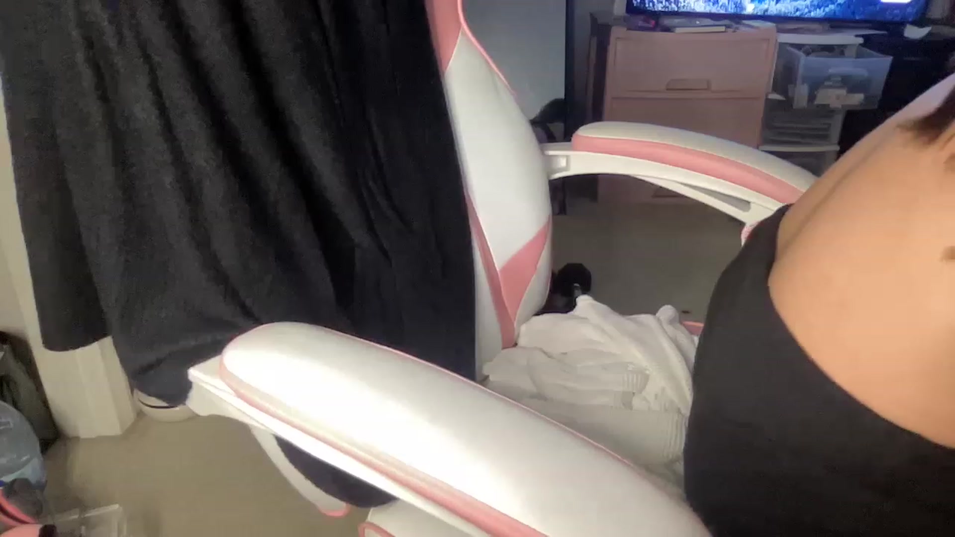 Gallery image thumbnail from juicyjujuu's myfreecams stream on, 12/30/2022, 09:44 image 15 of 20