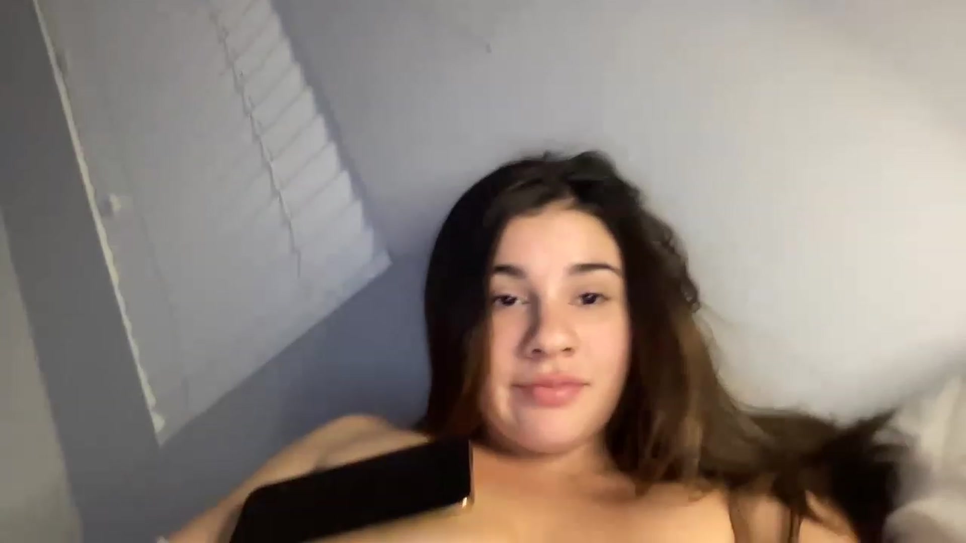 Gallery image thumbnail from juicyjujuu's myfreecams stream on, 04/06/2023, 11:36 image 5 of 20