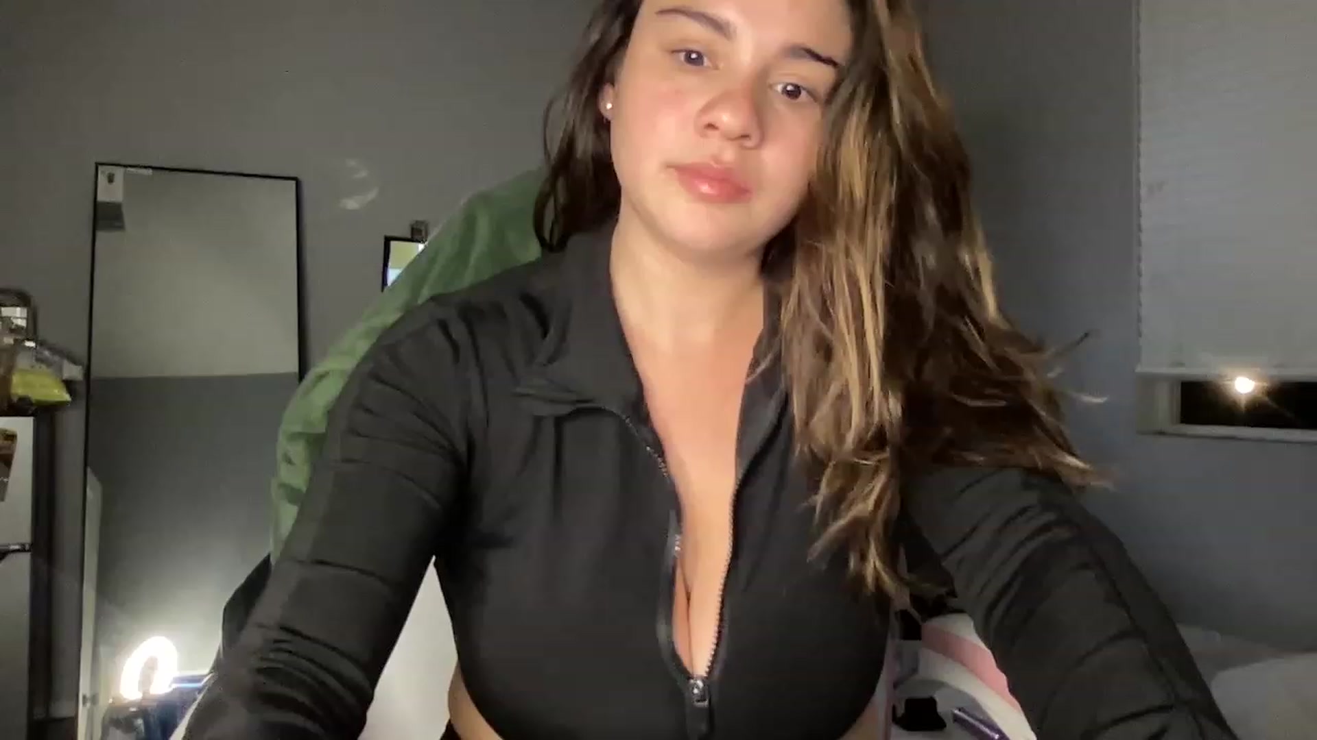 Gallery image thumbnail from juicyjujuu's myfreecams stream on, 05/01/2023, 11:34 image 3 of 20