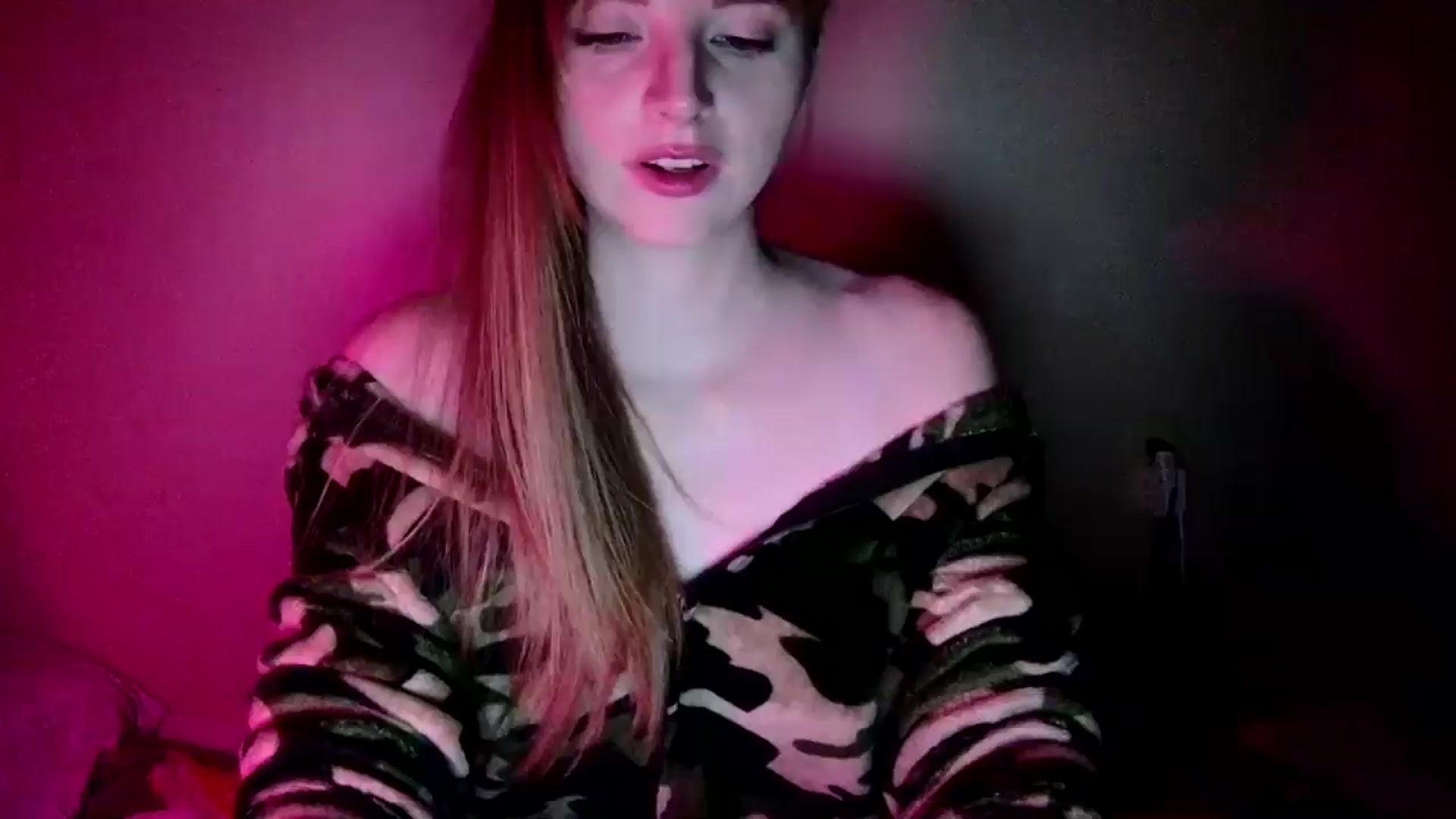 Gallery image thumbnail from juliaGHOULia_'s myfreecams stream on, 10/22/2025, 08:36 image 1 of 20