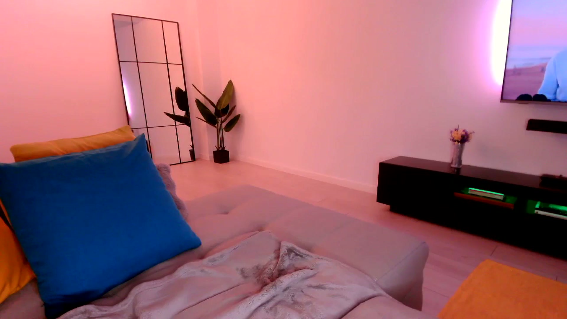 Gallery image thumbnail from just_elle's myfreecams stream on, 03/16/2025, 14:44 image 20 of 20