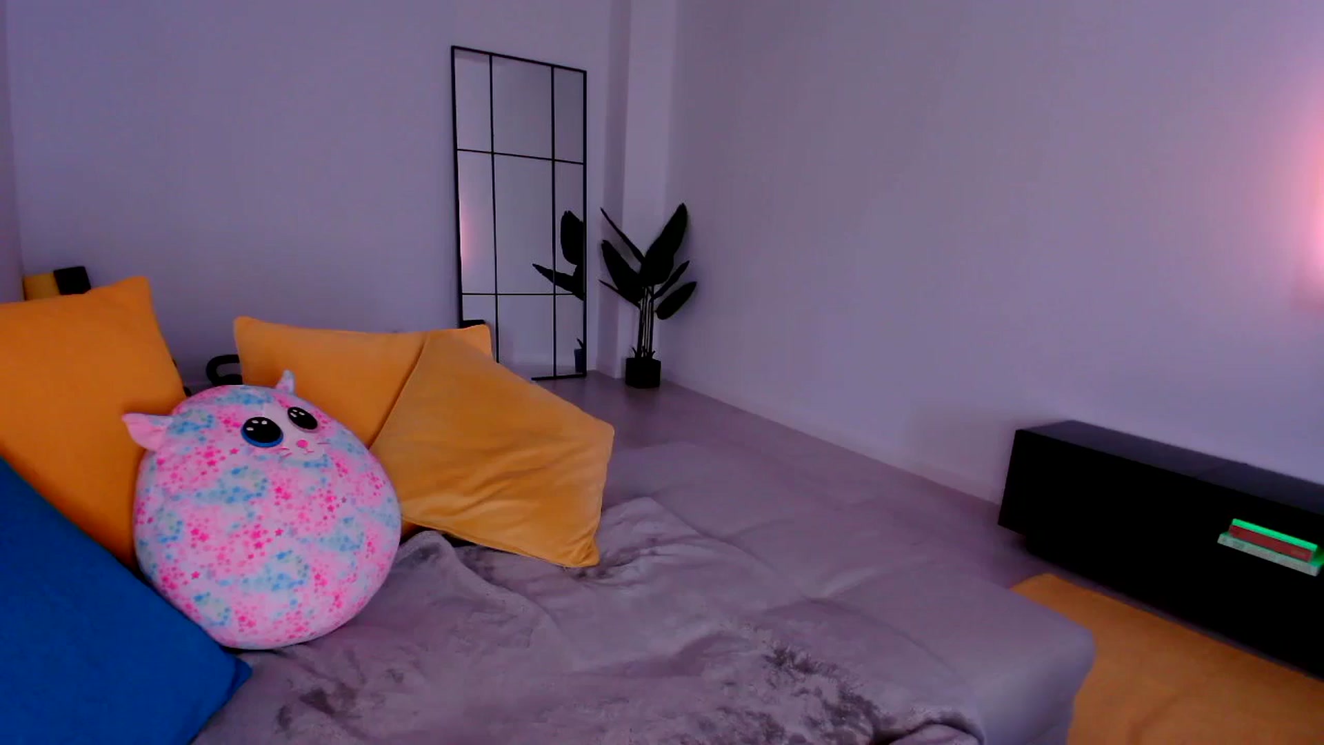 Gallery image thumbnail from just_elle's myfreecams stream on, 04/27/2025, 09:35 image 13 of 20
