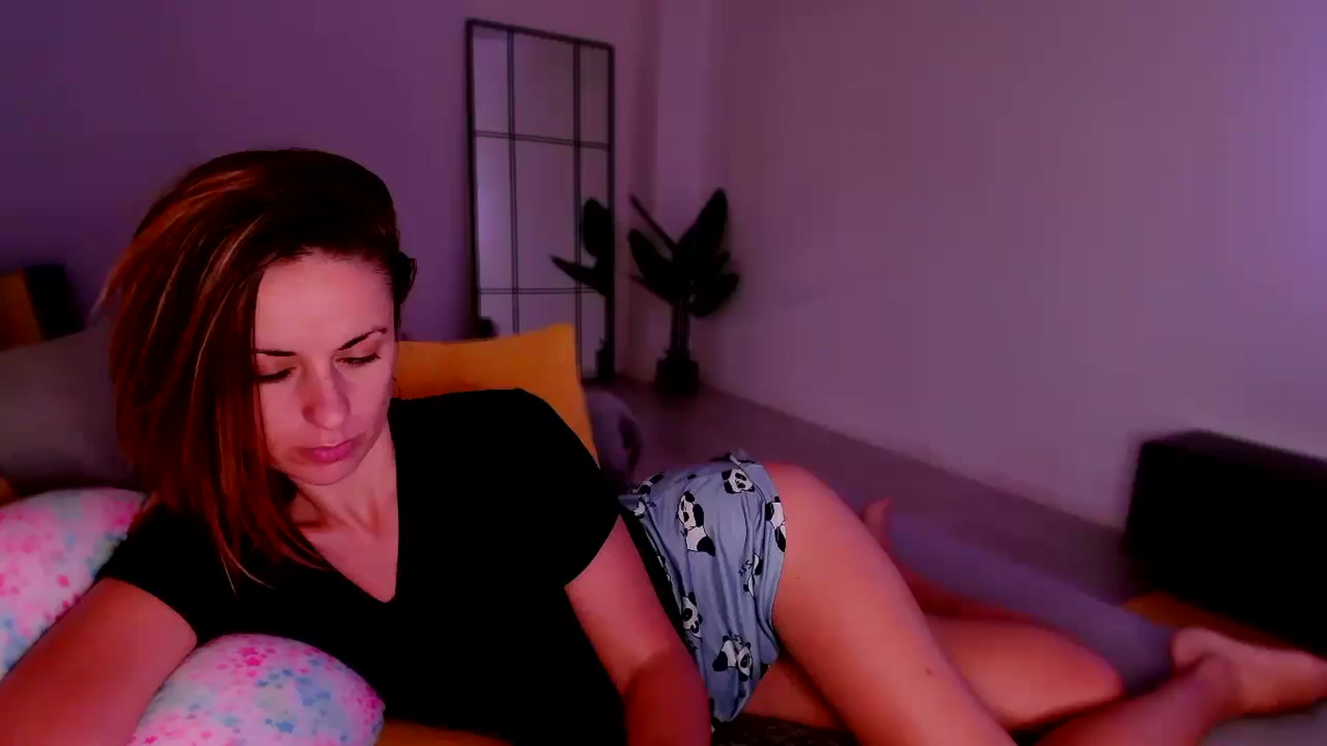 Gallery image thumbnail from just_elle's myfreecams stream on, 04/30/2025, 01:47 image 8 of 20