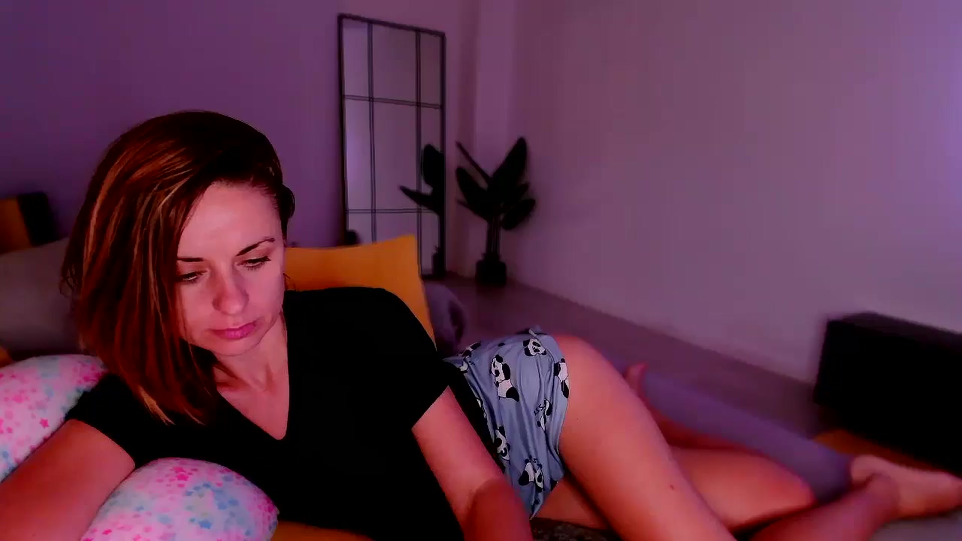 Gallery image thumbnail from just_elle's myfreecams stream on, 04/30/2025, 01:47 image 2 of 20