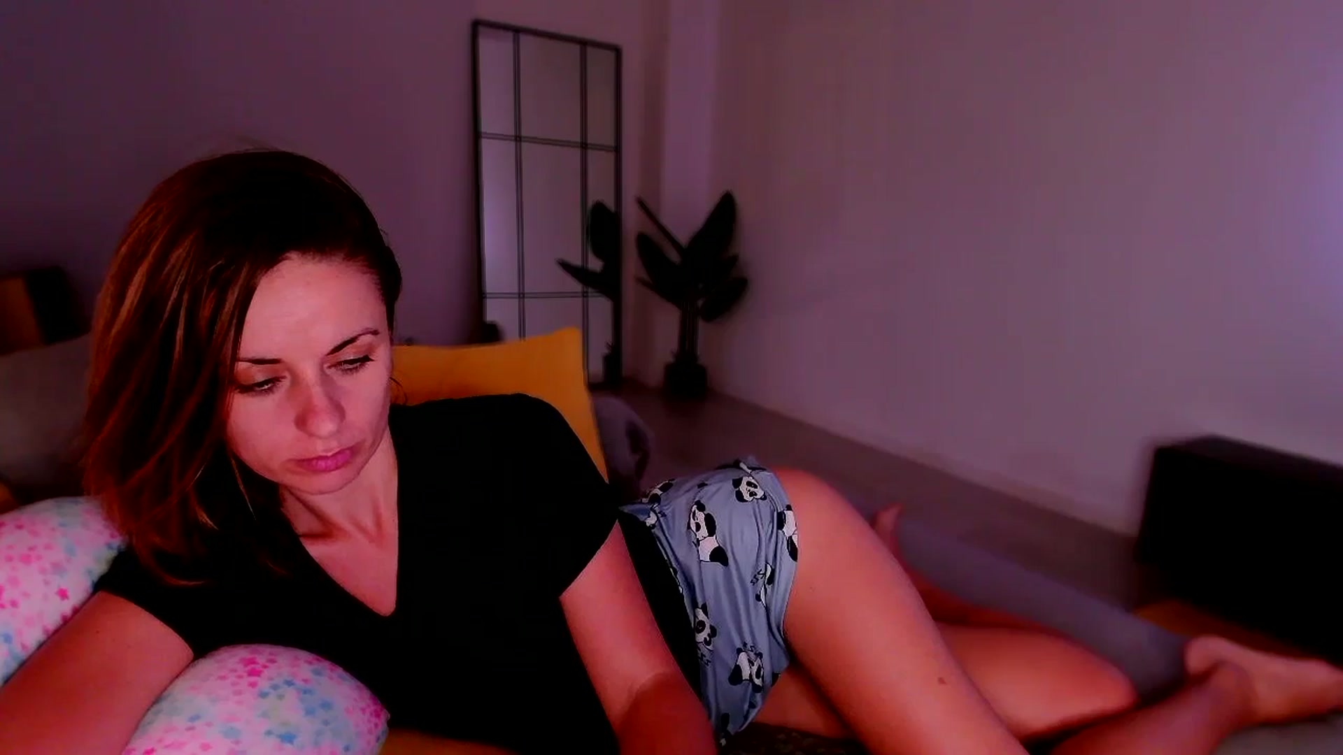 Gallery image thumbnail from just_elle's myfreecams stream on, 04/30/2025, 01:47 image 10 of 20