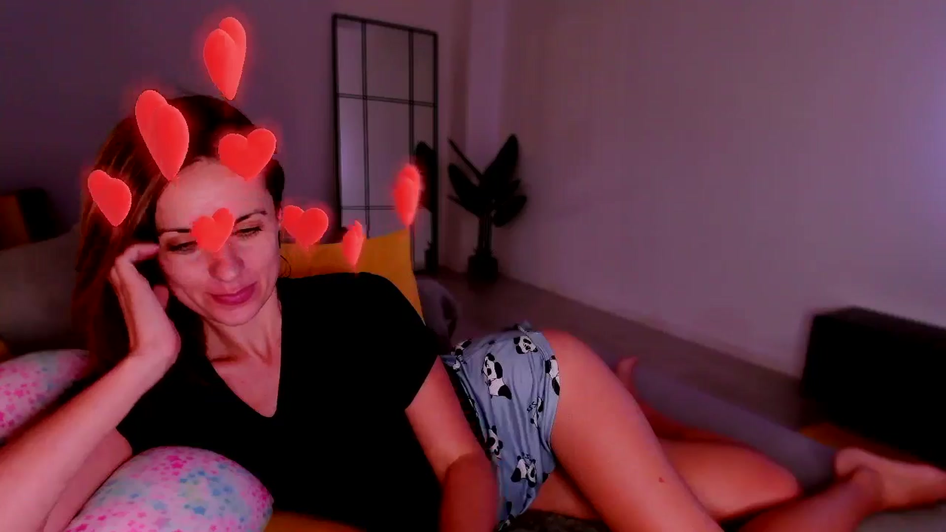 Gallery image thumbnail from just_elle's myfreecams stream on, 04/30/2025, 01:47 image 12 of 20