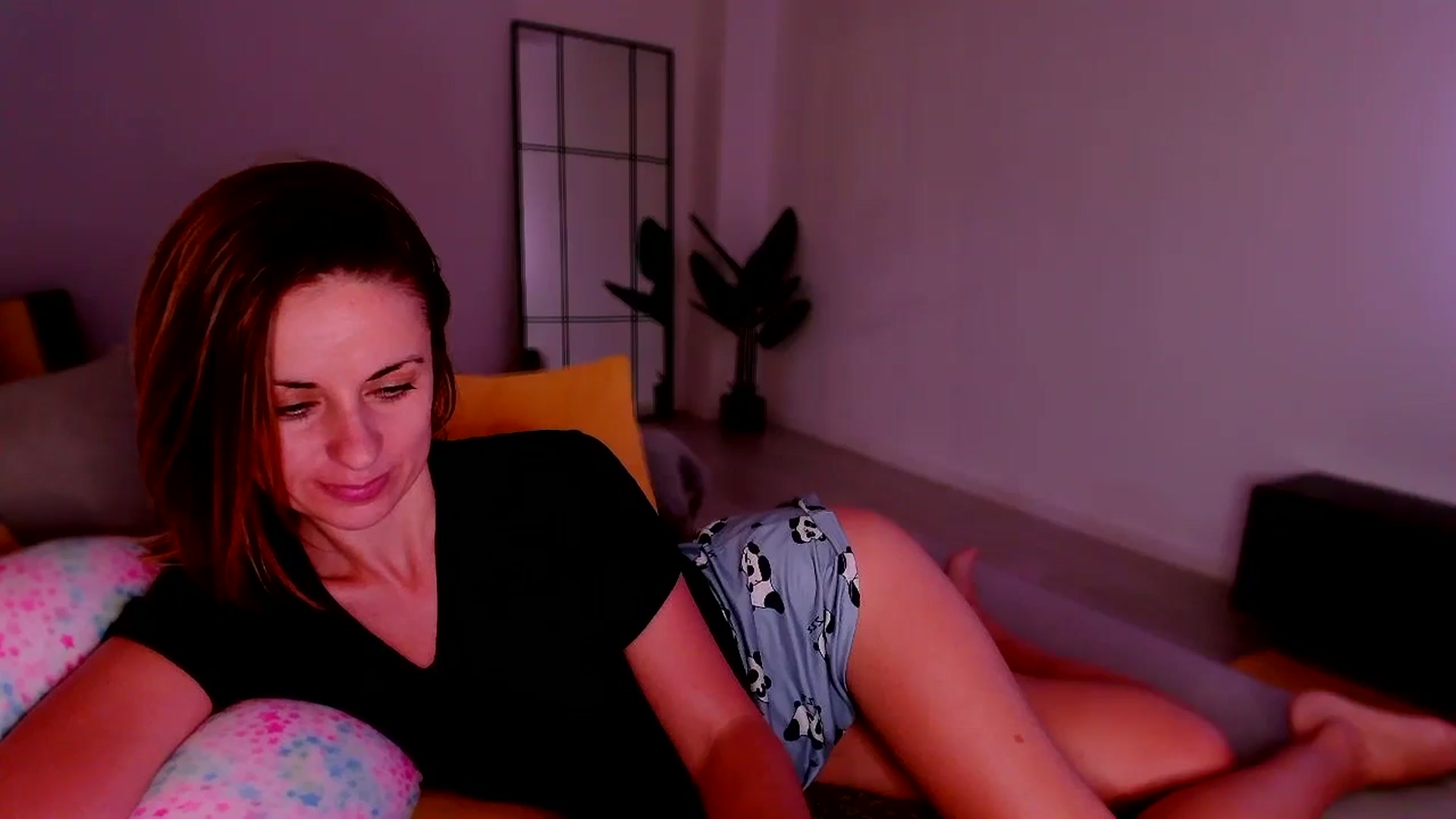 Gallery image thumbnail from just_elle's myfreecams stream on, 04/30/2025, 01:47 image 20 of 20