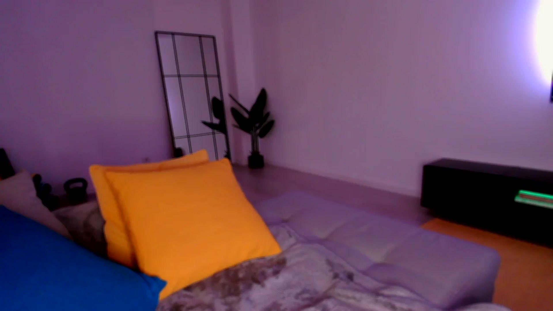 Gallery image thumbnail from just_elle's myfreecams stream on, 04/30/2025, 14:07 image 18 of 20