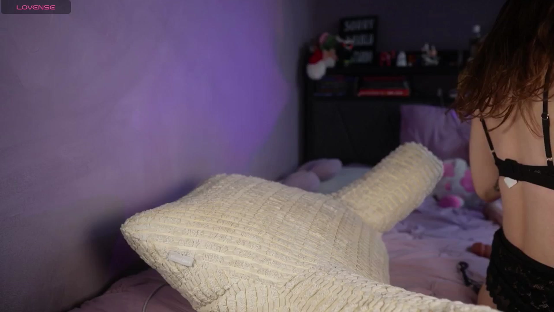 Gallery image thumbnail from just_erika's myfreecams stream on, 10/15/2025, 21:38 image 4 of 20