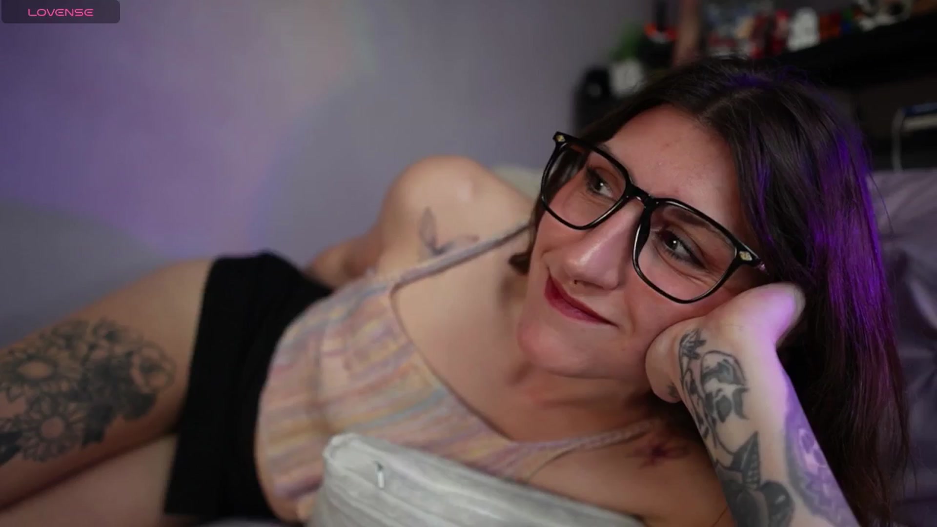Gallery image thumbnail from just_erika's myfreecams stream on, 11/03/2025, 16:21 image 15 of 20