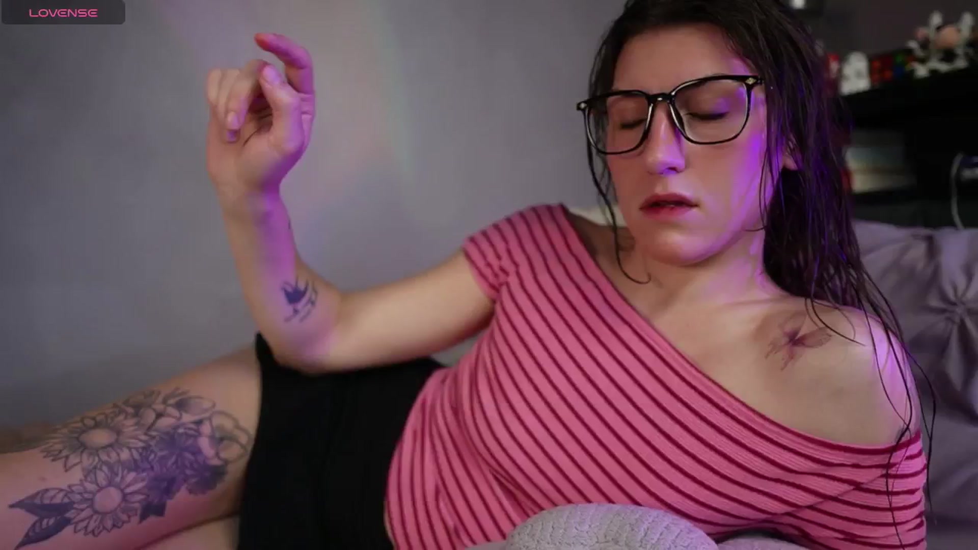 Gallery image thumbnail from just_erika's myfreecams stream on, 11/03/2025, 18:54 image 2 of 20