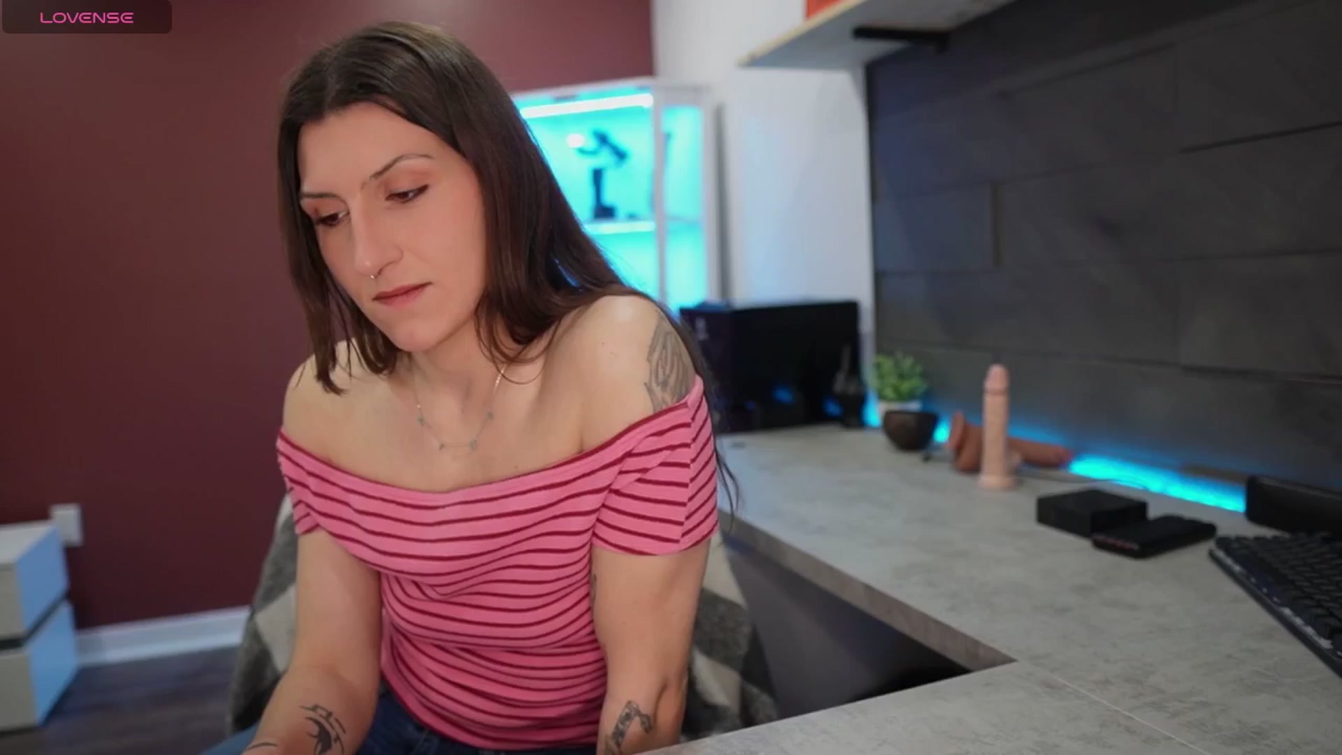 Gallery image thumbnail from just_erika's myfreecams stream on, 12/08/2025, 18:26 image 19 of 20