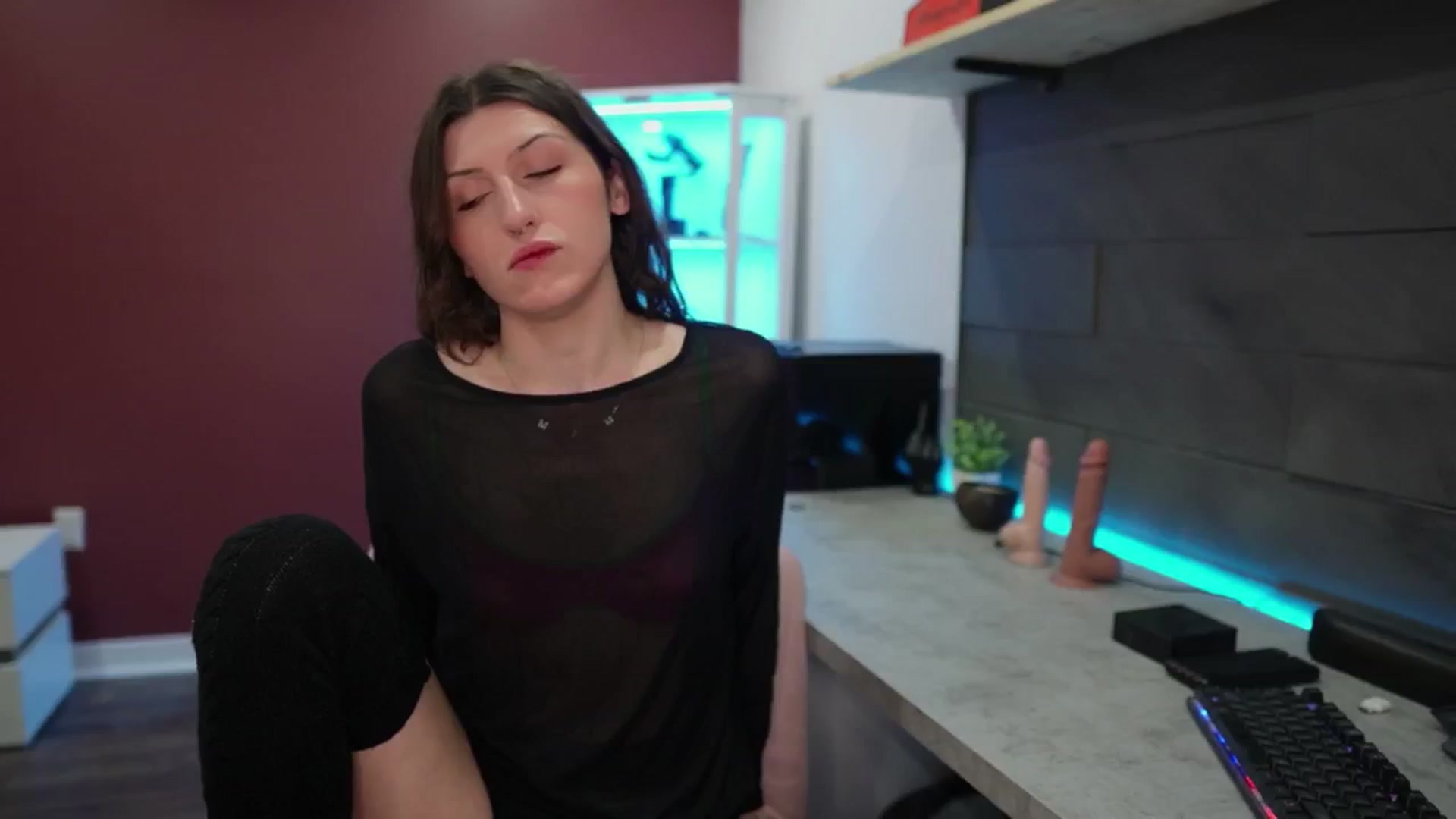 Gallery image thumbnail from just_erika's myfreecams stream on, 12/09/2025, 16:39 image 1 of 20