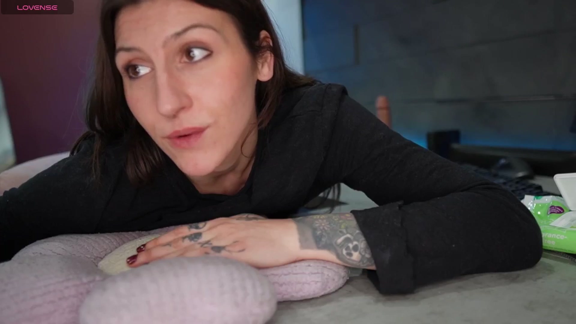 Gallery image thumbnail from just_erika's myfreecams stream on, 12/16/2025, 22:49 image 19 of 20