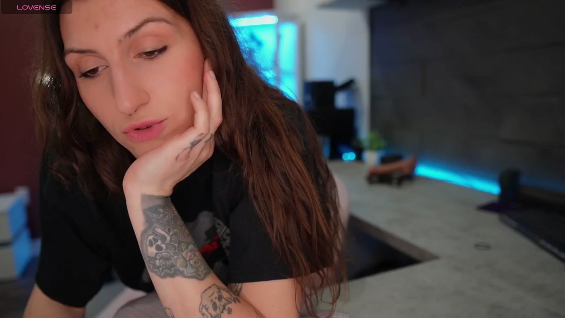 Gallery image thumbnail from just_erika's myfreecams stream on, 12/21/2025, 20:17 image 8 of 20