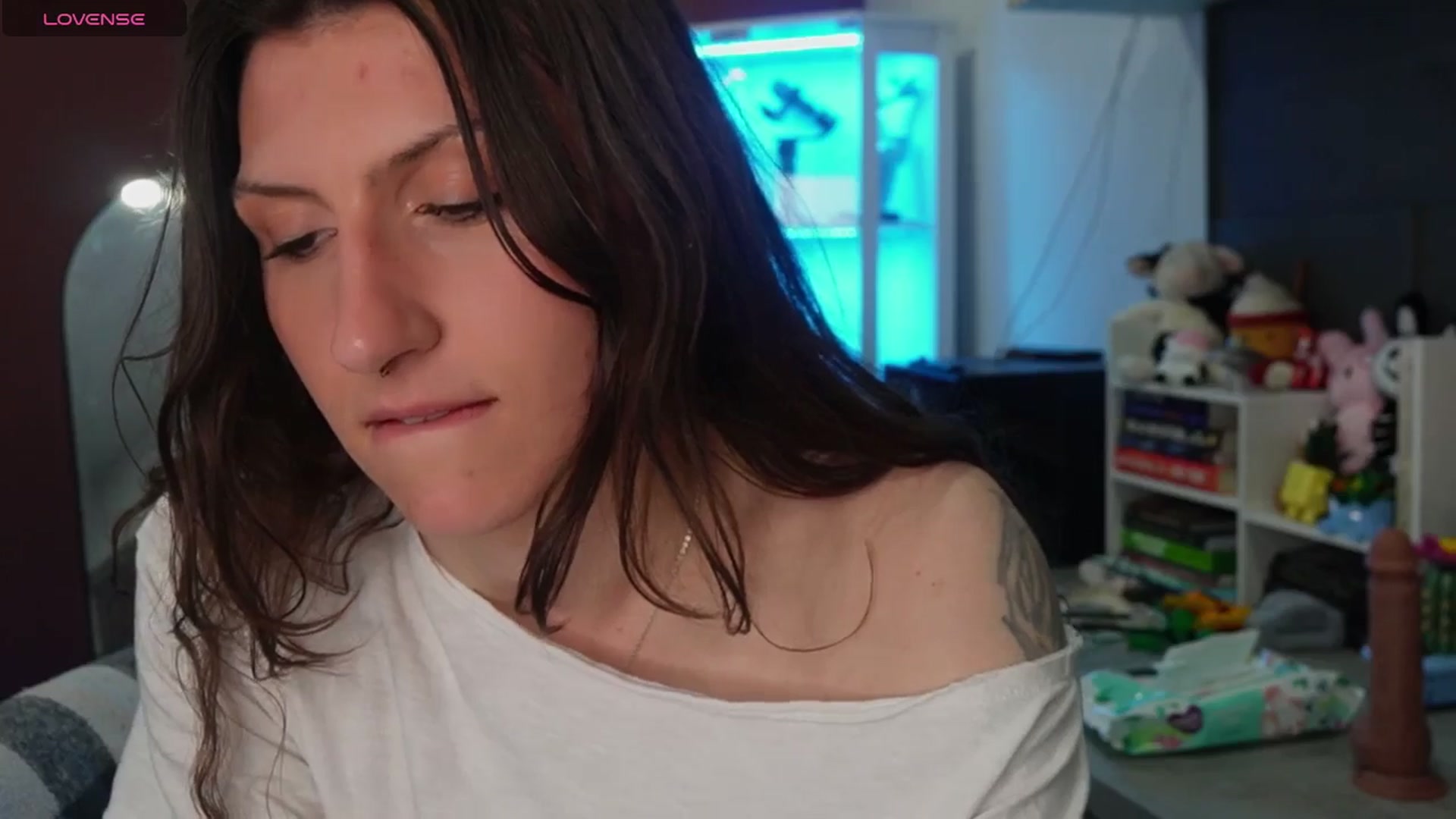 Gallery image thumbnail from just_erika's myfreecams stream on, 04/27/2026, 18:19 image 16 of 20