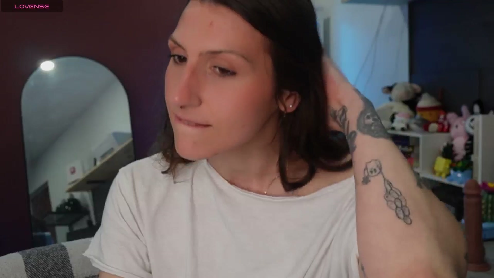 Gallery image thumbnail from just_erika's myfreecams stream on, 04/27/2026, 18:19 image 12 of 20