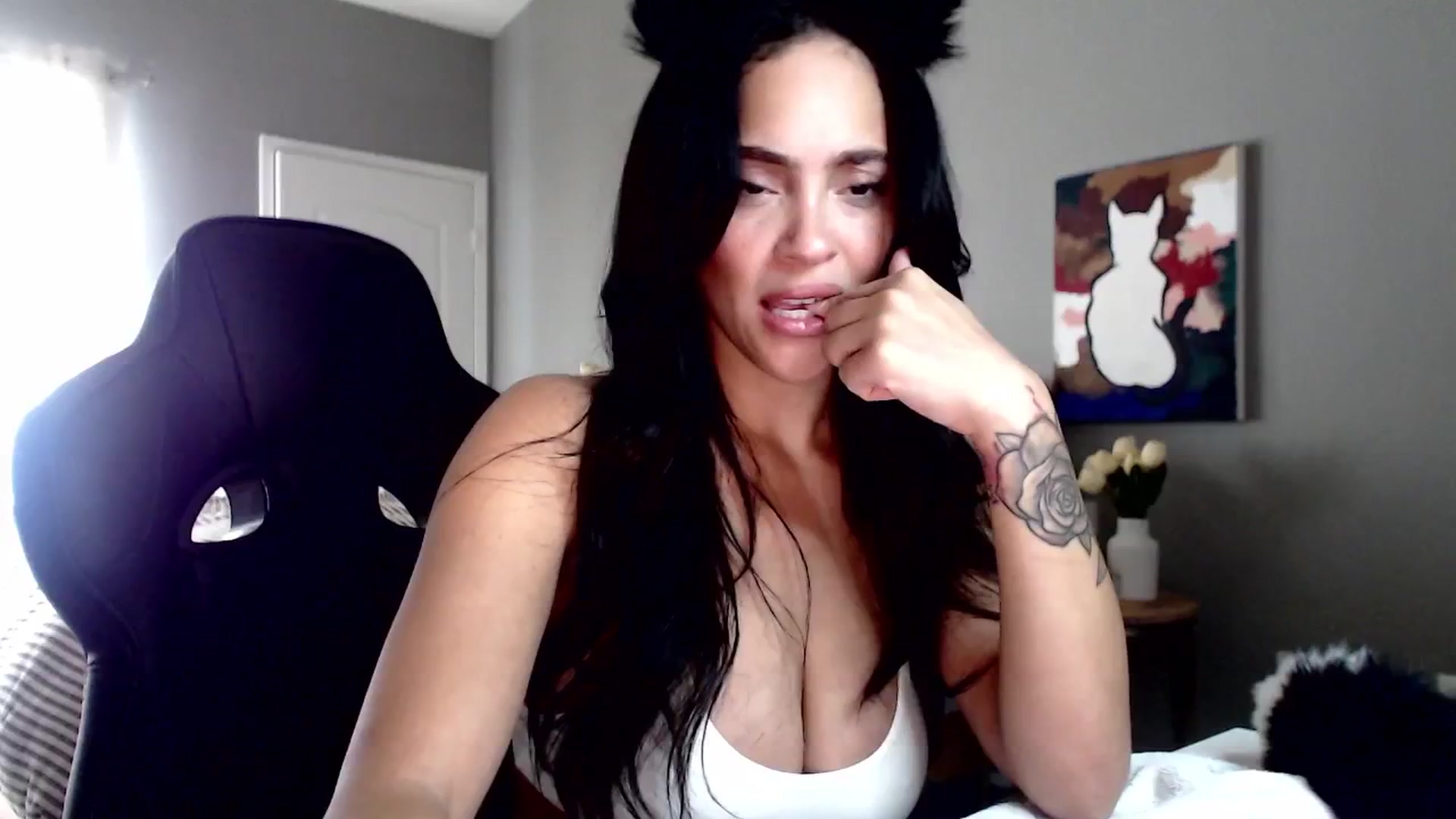 Gallery image thumbnail from justagirl_'s myfreecams stream on, 06/04/2024, 22:32 image 1 of 20
