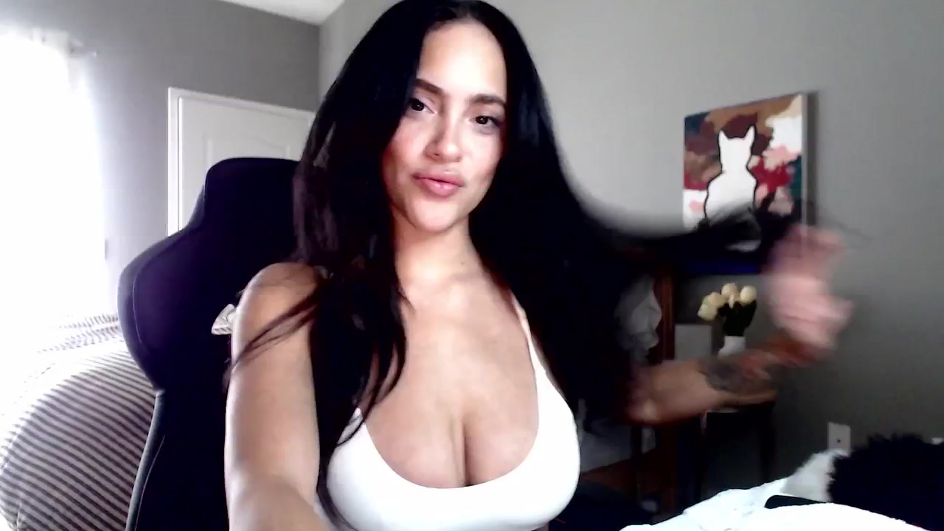 Gallery image thumbnail from justagirl_'s myfreecams stream on, 06/04/2024, 22:46 image 8 of 20