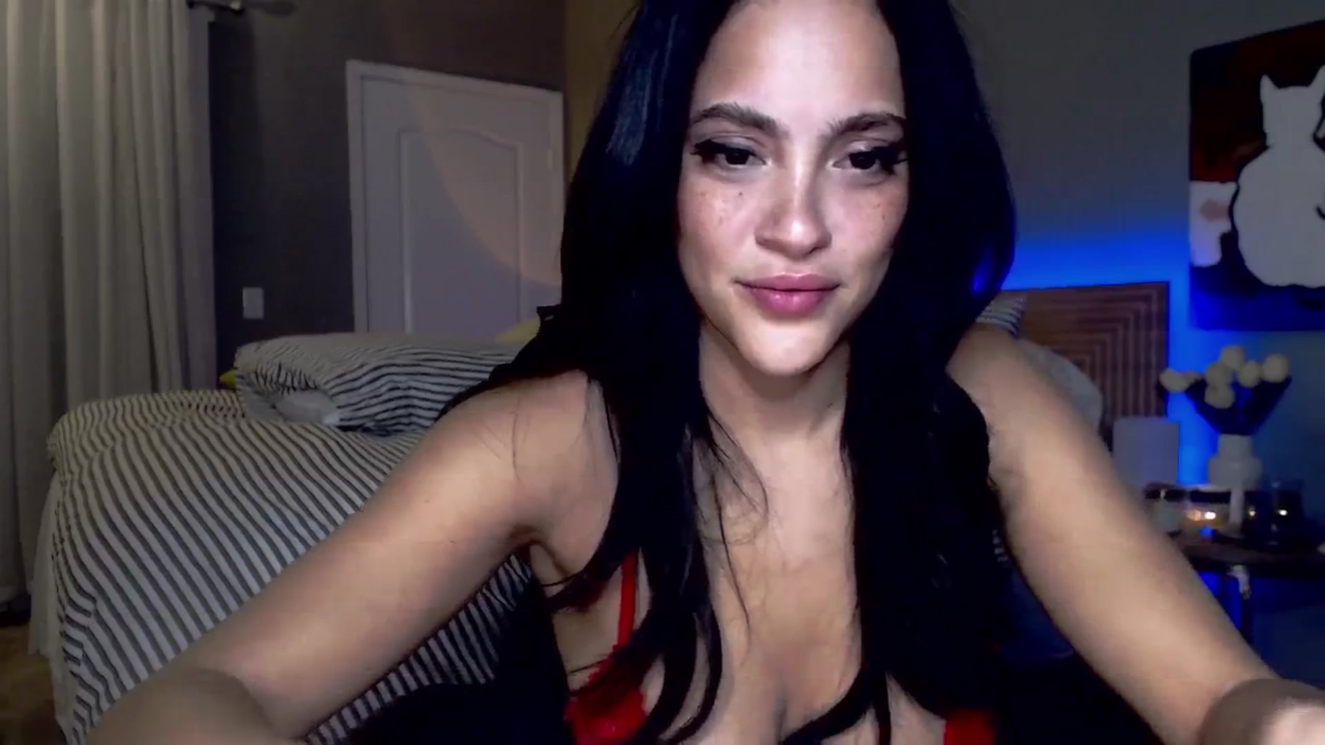 Gallery image thumbnail from justagirl_'s myfreecams stream on, 06/19/2024, 03:44 image 17 of 20