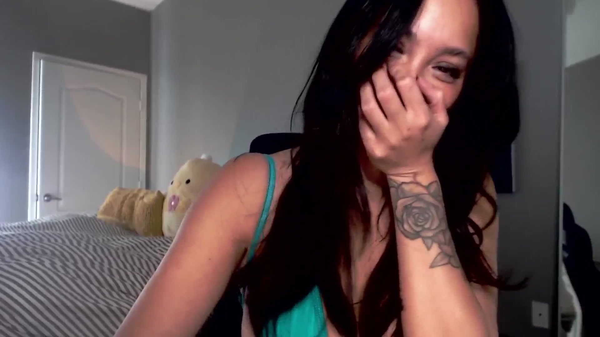 Gallery image thumbnail from justagirl_'s myfreecams stream on, 06/20/2024, 24:49 image 9 of 20