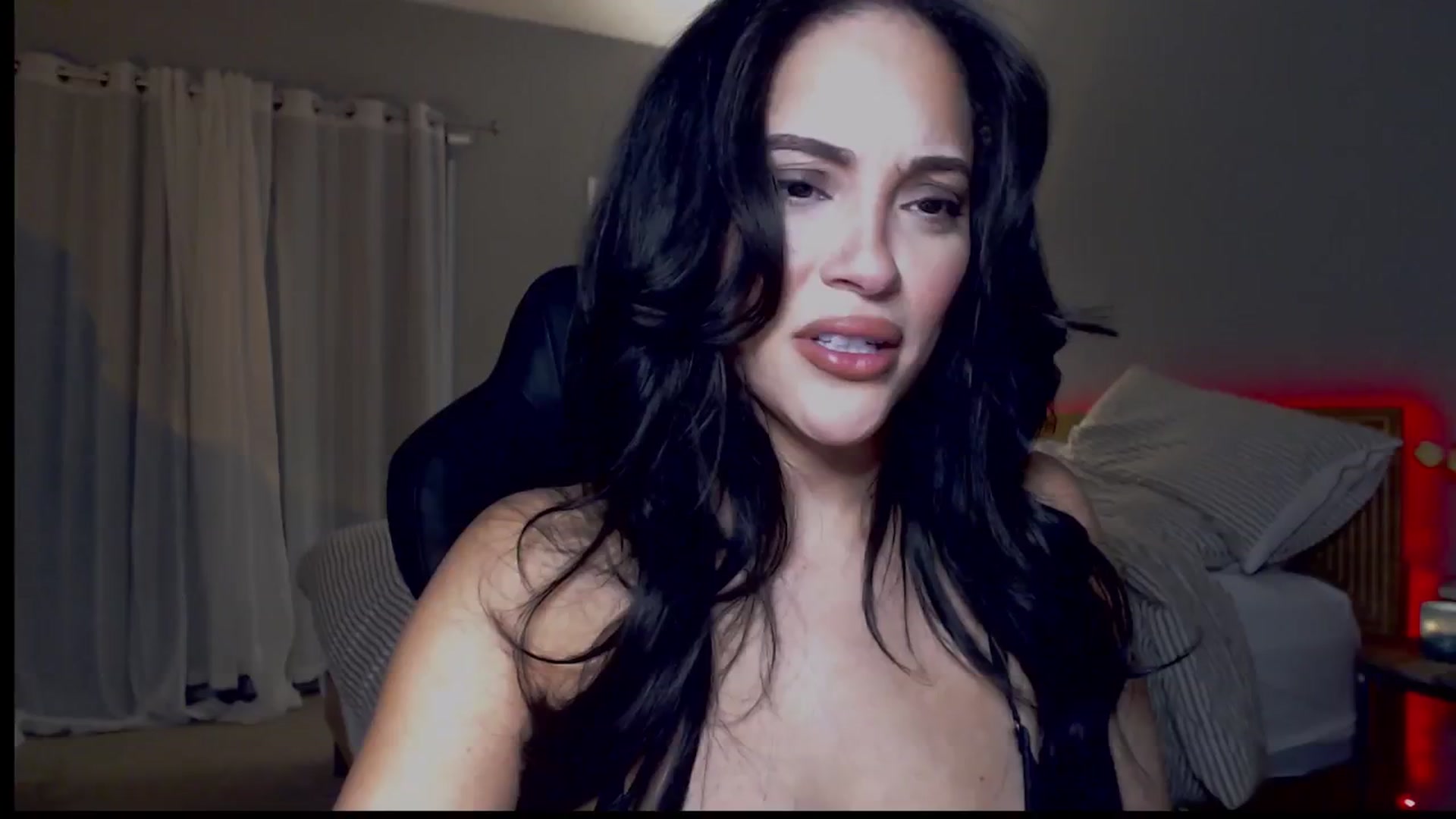 Gallery image thumbnail from justagirl_'s myfreecams stream on, 12/02/2024, 05:57 image 3 of 20
