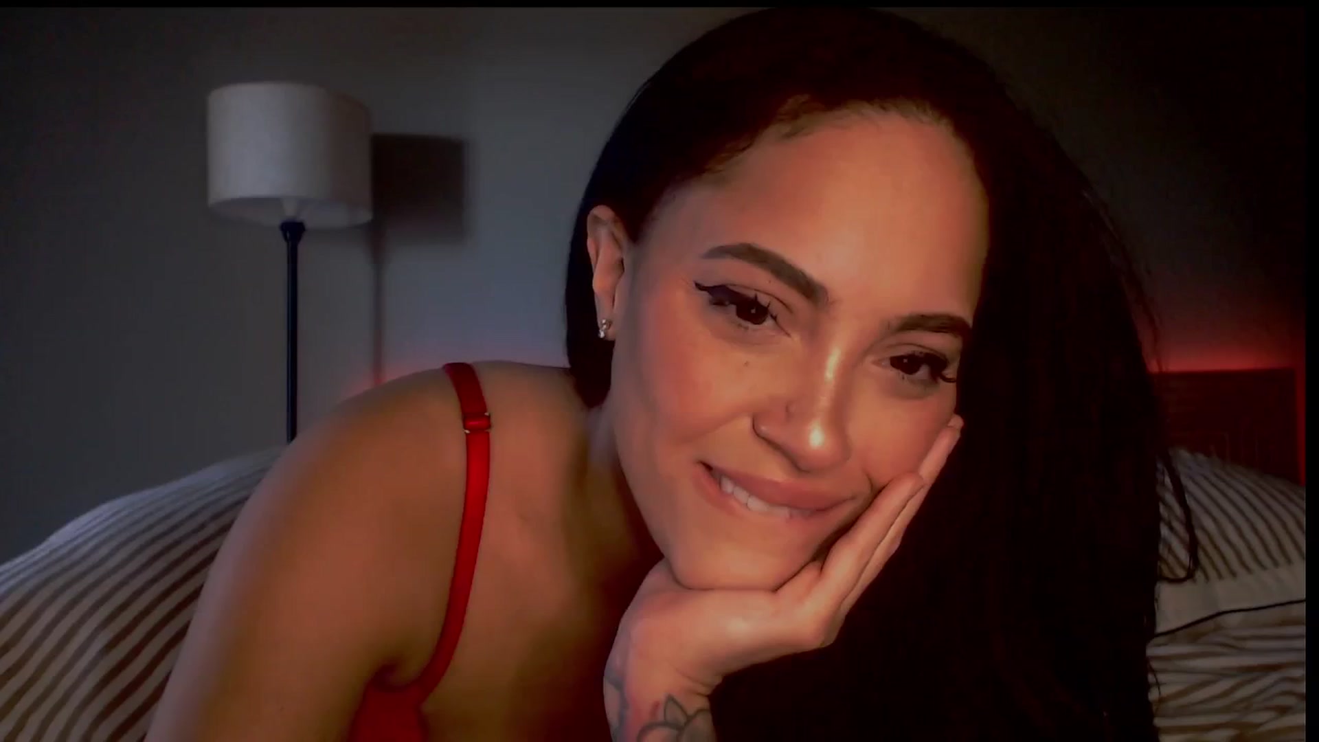 Gallery image thumbnail from justagirl_'s myfreecams stream on, 12/18/2024, 20:01 image 13 of 20