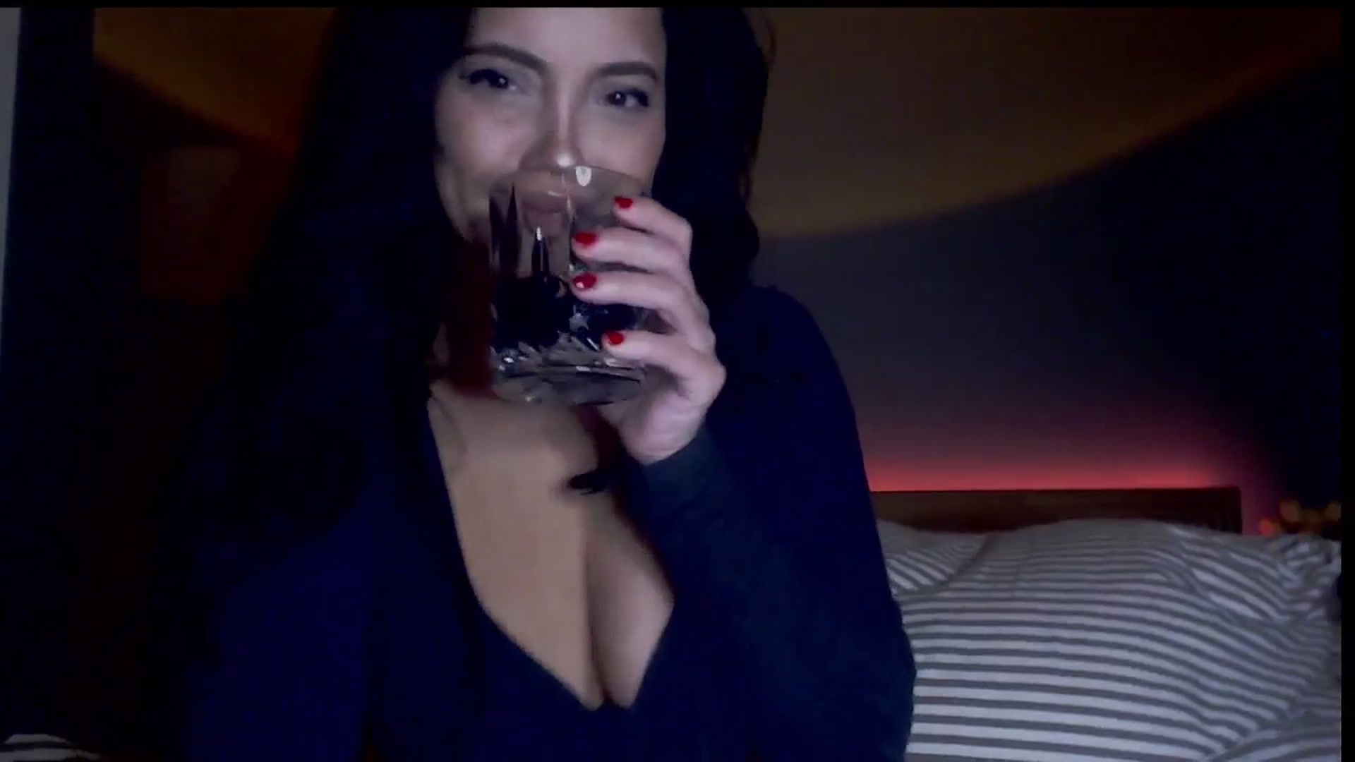 Gallery image thumbnail from justagirl_'s myfreecams stream on, 12/19/2024, 06:46 image 9 of 20