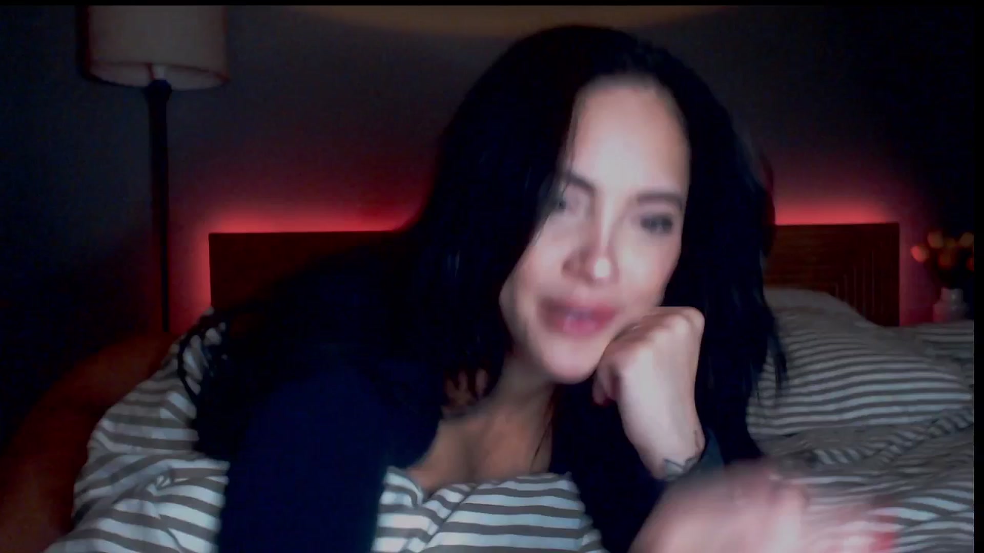 Gallery image thumbnail from justagirl_'s myfreecams stream on, 12/19/2024, 06:46 image 13 of 20