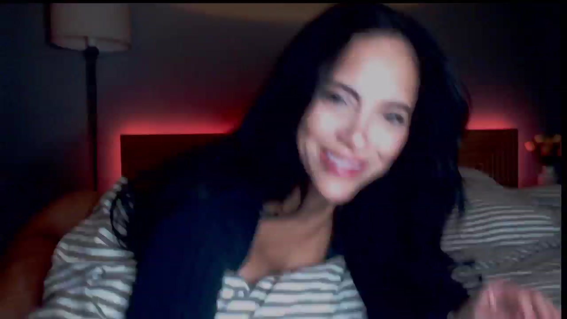 Gallery image thumbnail from justagirl_'s myfreecams stream on, 12/19/2024, 06:46 image 12 of 20