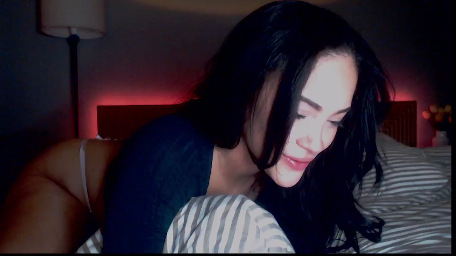 Gallery image thumbnail from justagirl_'s myfreecams stream on, 12/19/2024, 06:46 image 19 of 20