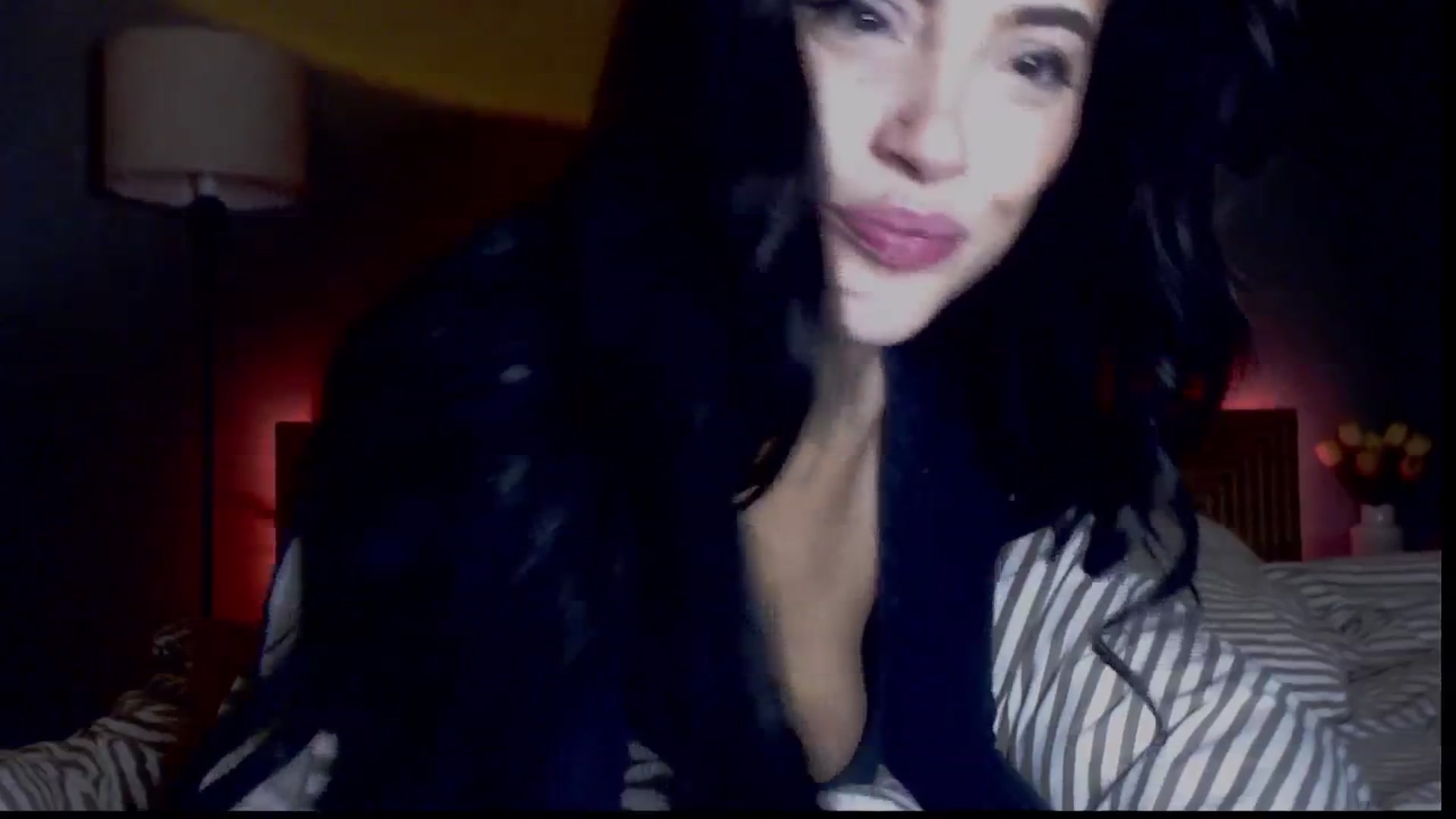 Gallery image thumbnail from justagirl_'s myfreecams stream on, 12/19/2024, 07:11 image 20 of 20