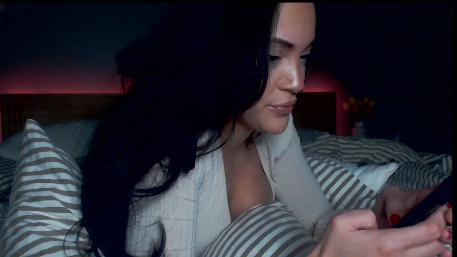 Gallery image thumbnail from justagirl_'s myfreecams stream on, 12/20/2024, 06:35 image 8 of 20