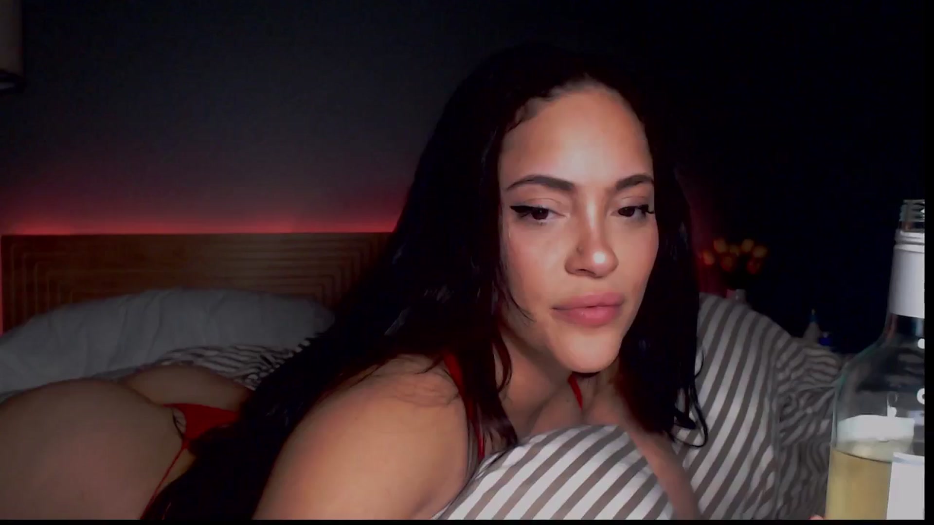 Gallery image thumbnail from justagirl_'s myfreecams stream on, 12/20/2024, 06:57 image 18 of 20