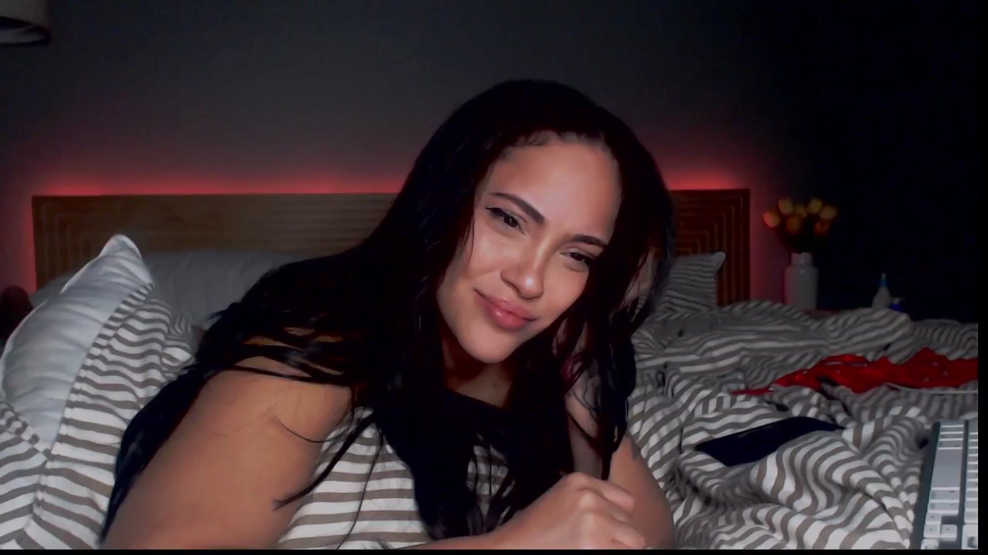 Gallery image thumbnail from justagirl_'s myfreecams stream on, 12/20/2024, 07:53 image 11 of 20